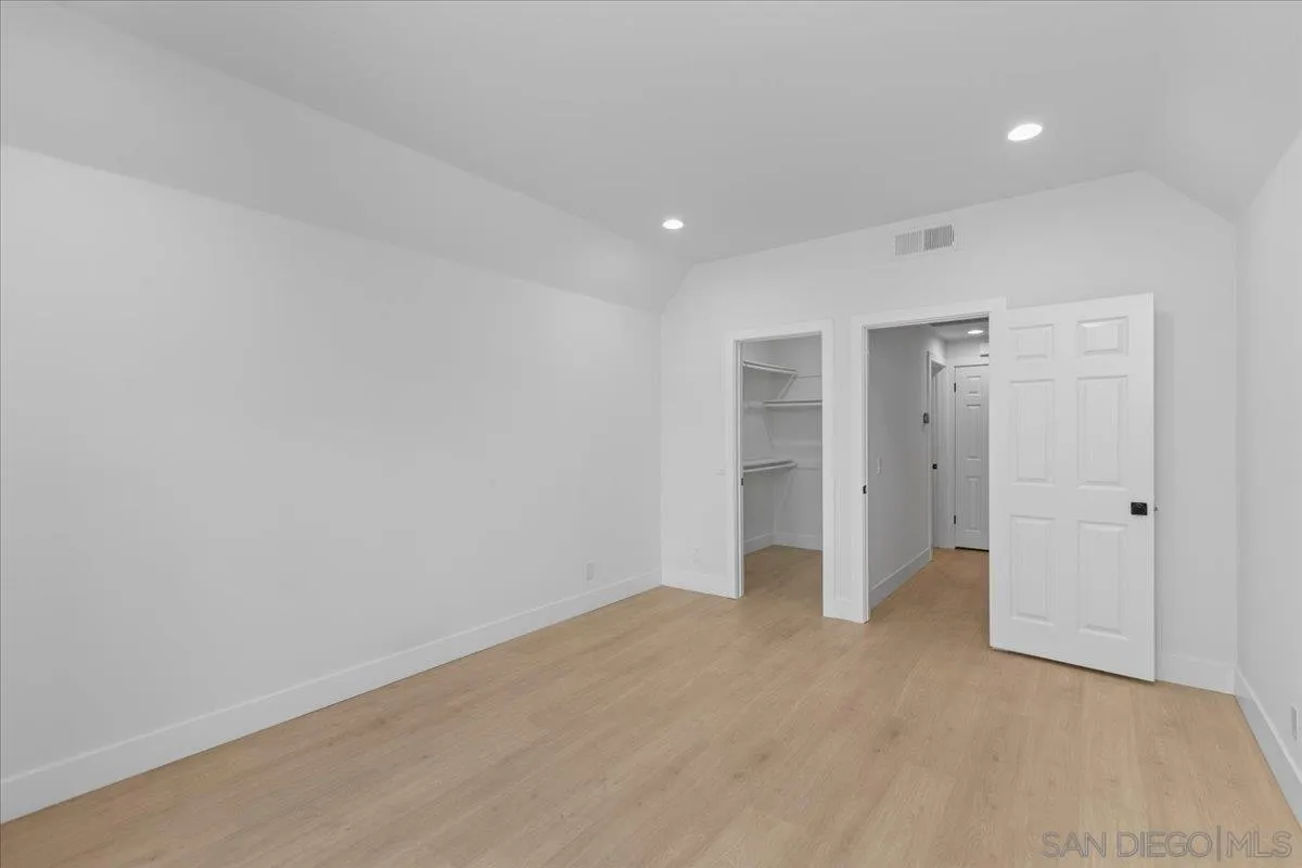 https://cdn.realtyfeed.com/cdn/127/260022374/1e07be4dd8d3a4fcb62b7ac145f10535.webp