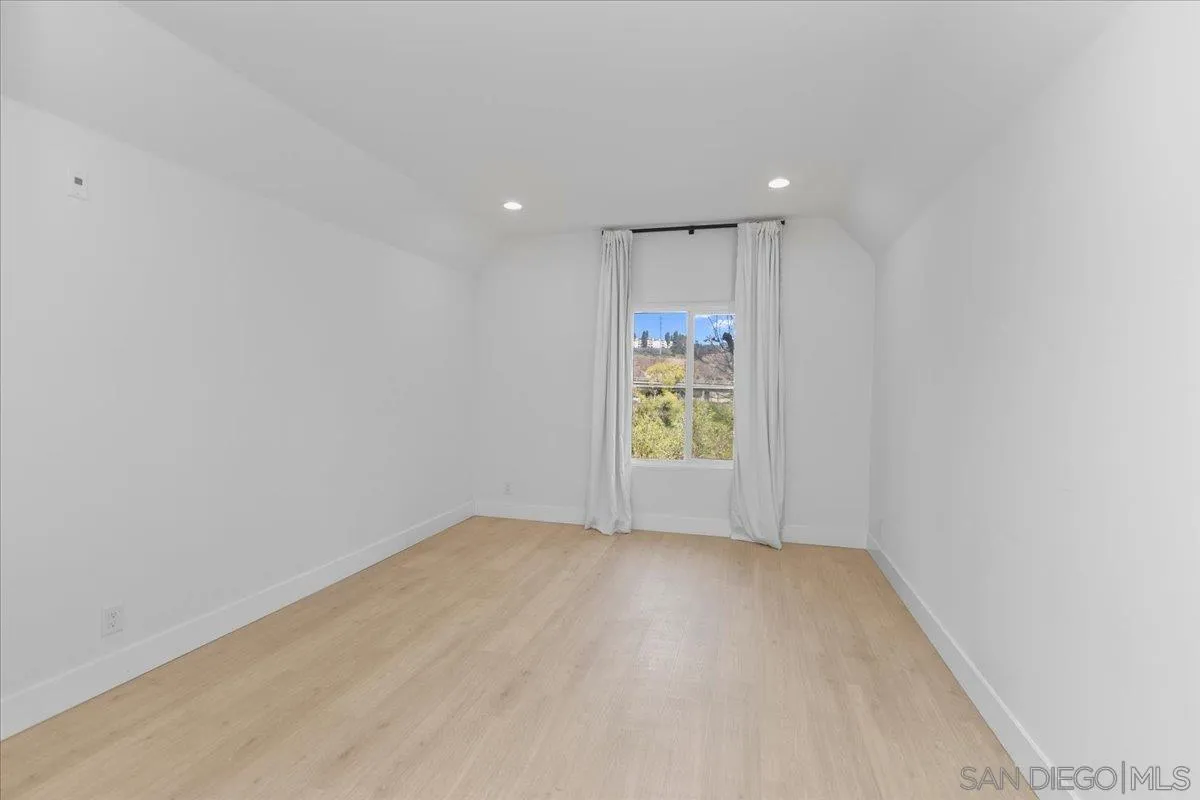 https://cdn.realtyfeed.com/cdn/127/260022374/37d8e880488f2f6eec327ad5d0c6c0da.webp