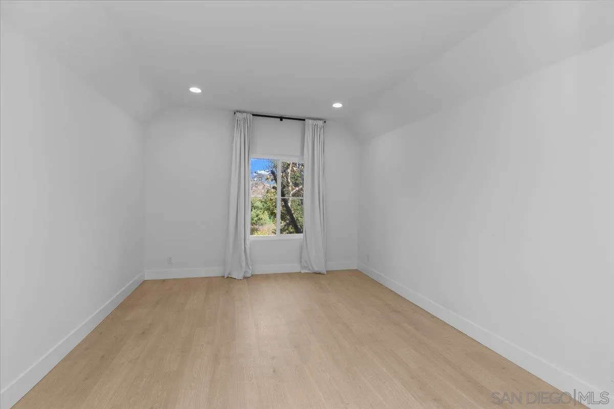https://cdn.realtyfeed.com/cdn/127/260022374/516bec4a54da077568ec666da7151dac.webp