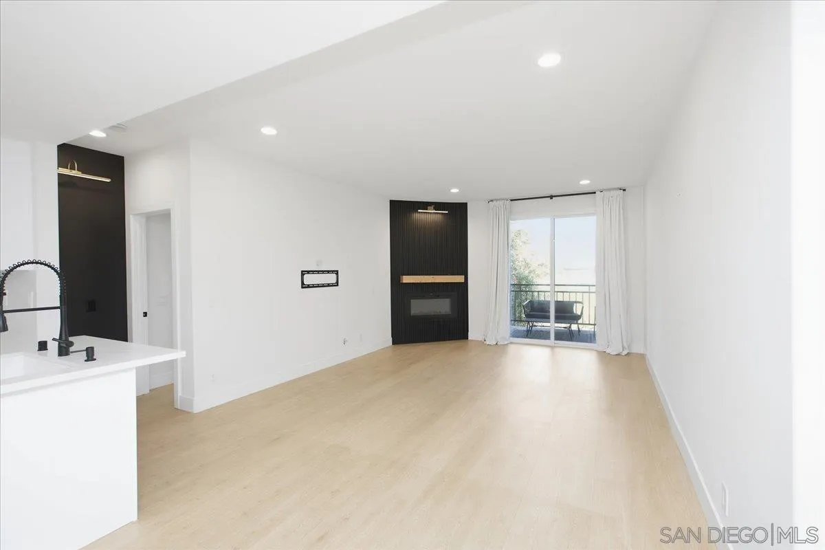 https://cdn.realtyfeed.com/cdn/127/260022374/52bbd5f38b2018a5efdf7a22178ca5e1.webp