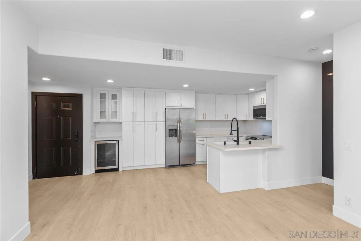 https://cdn.realtyfeed.com/cdn/127/260022374/64c80fd1ee15aa0db028064fd404f5e8.webp
