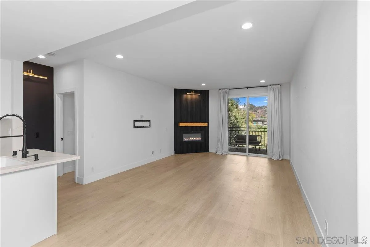 https://cdn.realtyfeed.com/cdn/127/260022374/67cfa512182bb2946eb4dfc45f2c6c4d.webp