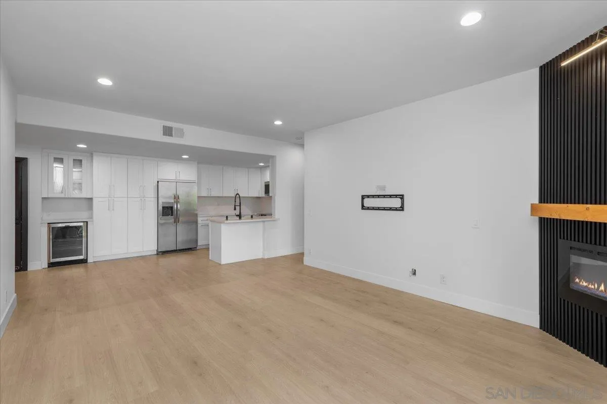 https://cdn.realtyfeed.com/cdn/127/260022374/a53923a5eec18d58198d2b8c8741ea9d.webp