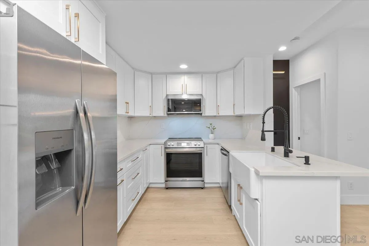 https://cdn.realtyfeed.com/cdn/127/260022374/acdc6fb99dec3098b37d2edbdfb6c779.webp
