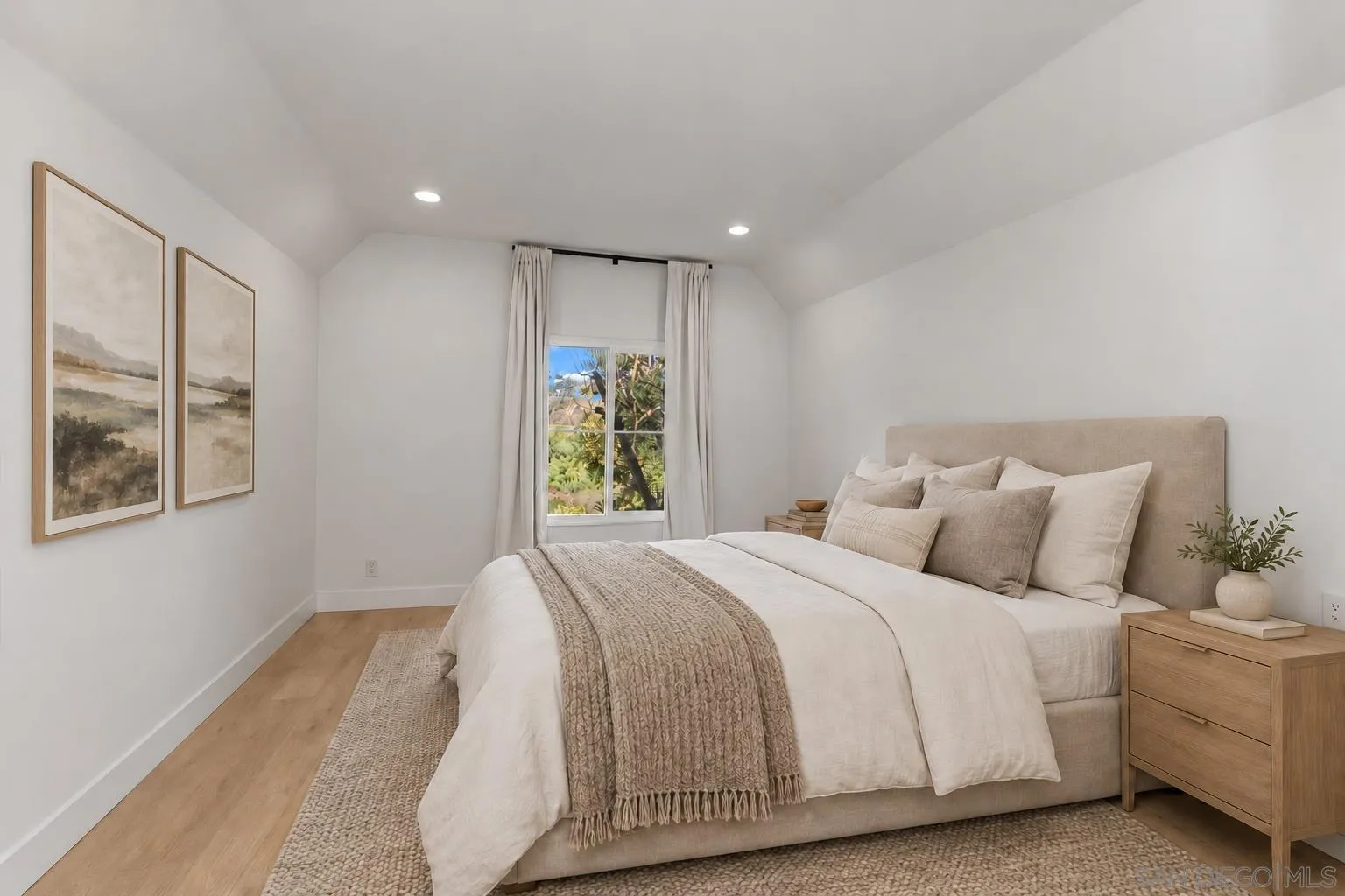 https://cdn.realtyfeed.com/cdn/127/260022374/b9c554abe690fa6724f919a8daebe35d.webp