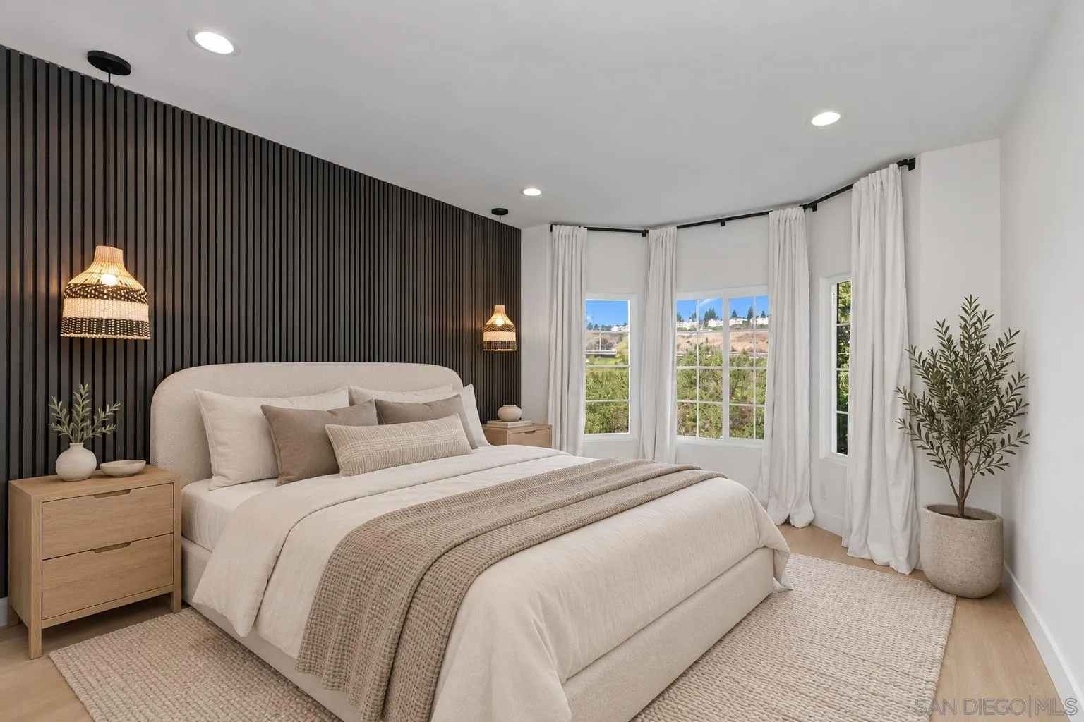 https://cdn.realtyfeed.com/cdn/127/260022374/c68540400a5224adcbae020fe0f511e8.webp