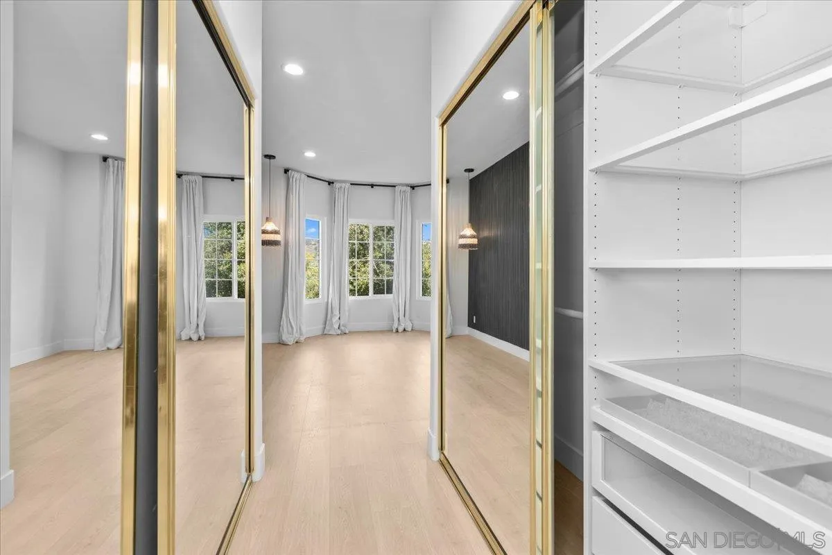 https://cdn.realtyfeed.com/cdn/127/260022374/f390fd9ada22c1b09fe53249f3fa816c.webp