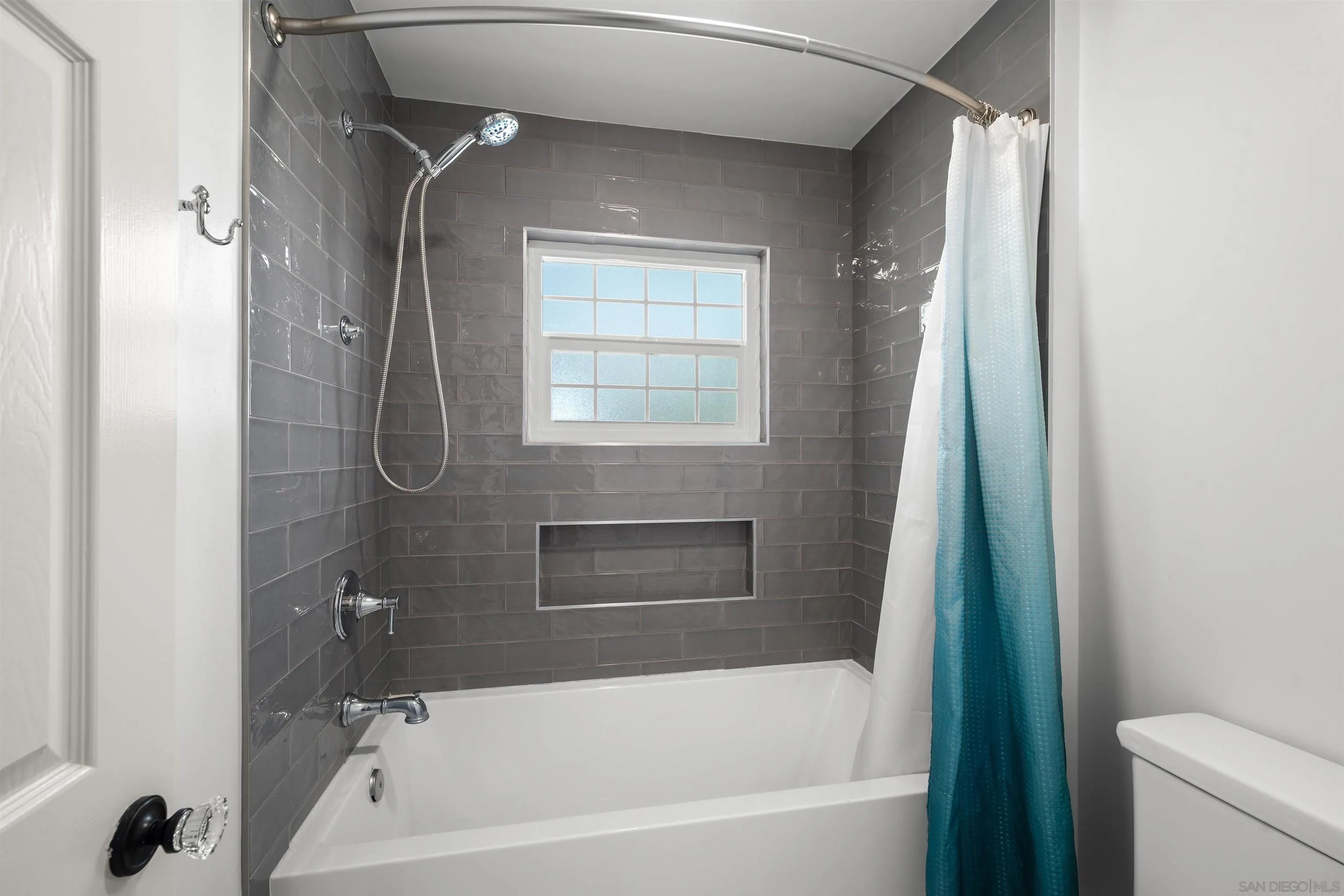https://cdn.realtyfeed.com/cdn/127/260022382/1a67611f912e4c0c59a9aa2a4b43357c.webp