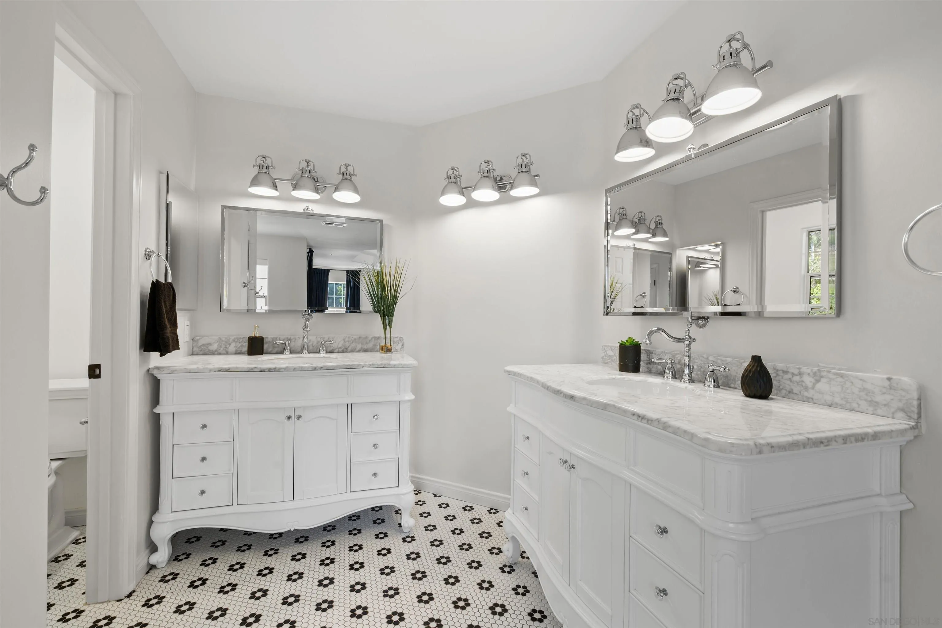 https://cdn.realtyfeed.com/cdn/127/260022382/9bfe2bf168bbd17629db6ce2a85d47a2.webp