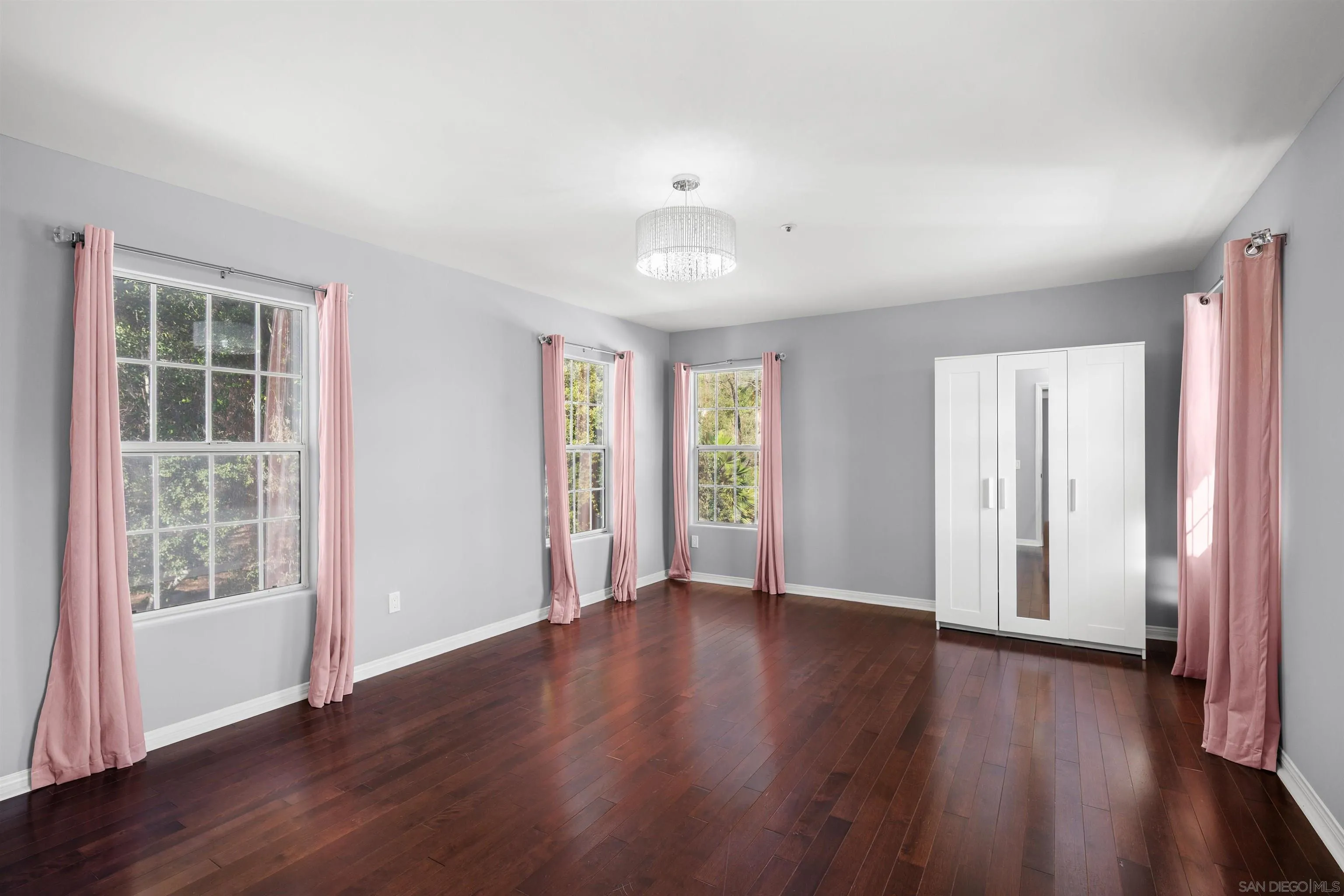https://cdn.realtyfeed.com/cdn/127/260022382/ae88d1c06f6869df39ac6adadb76c28b.webp