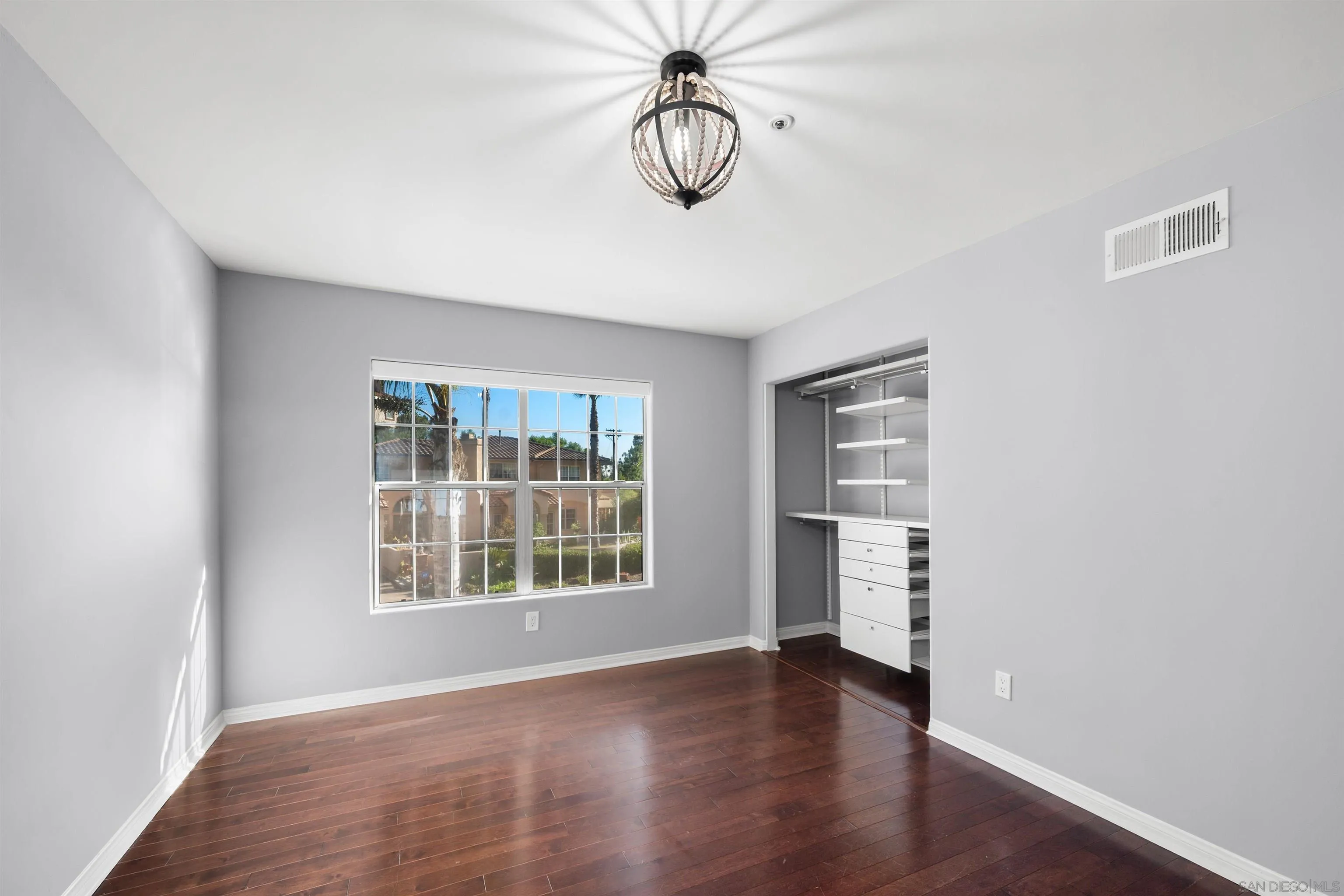 https://cdn.realtyfeed.com/cdn/127/260022382/e0680998ddbf11b63c5a4e9279995107.webp