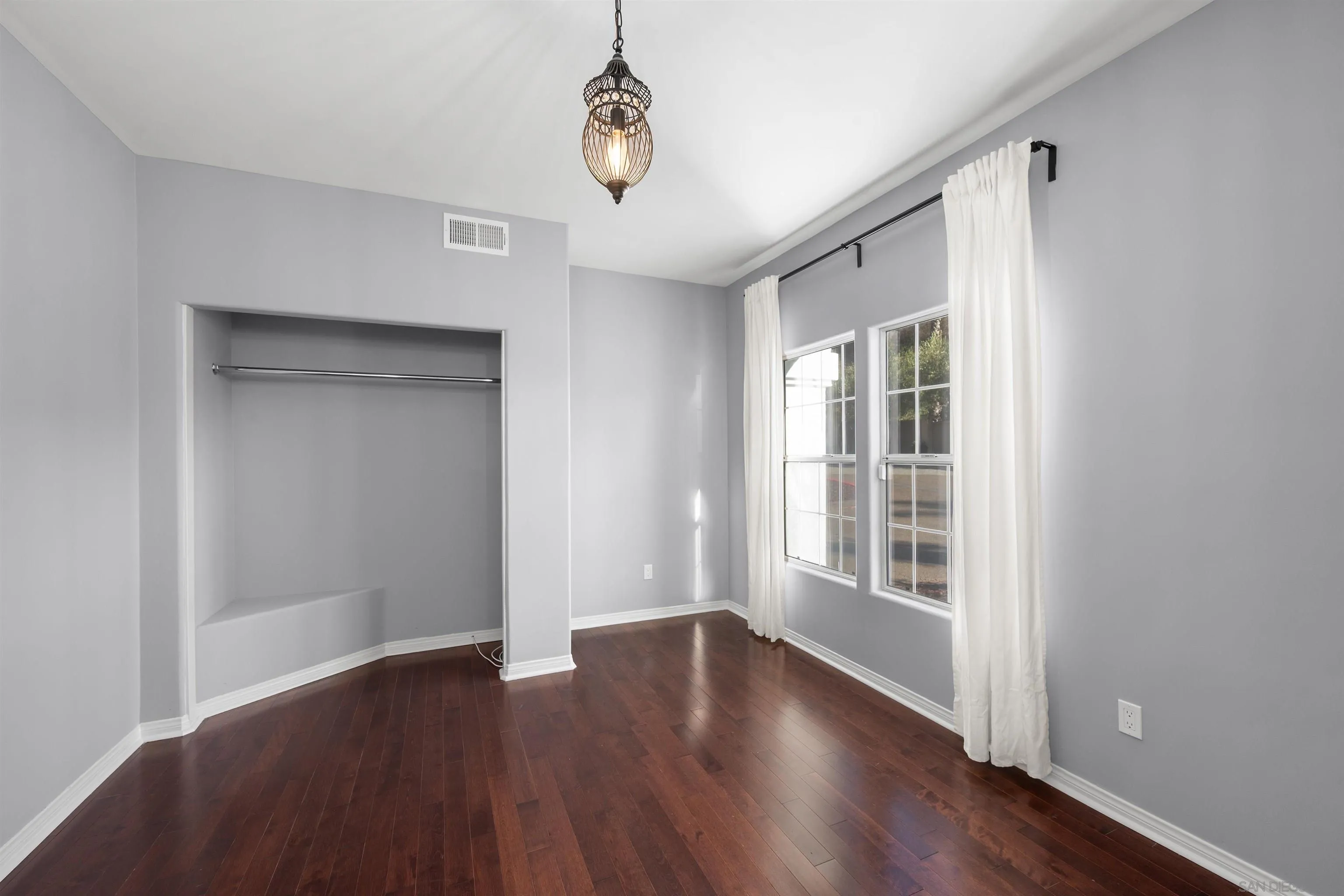 https://cdn.realtyfeed.com/cdn/127/260022382/e98af238e39013b933417b7198cf33bb.webp