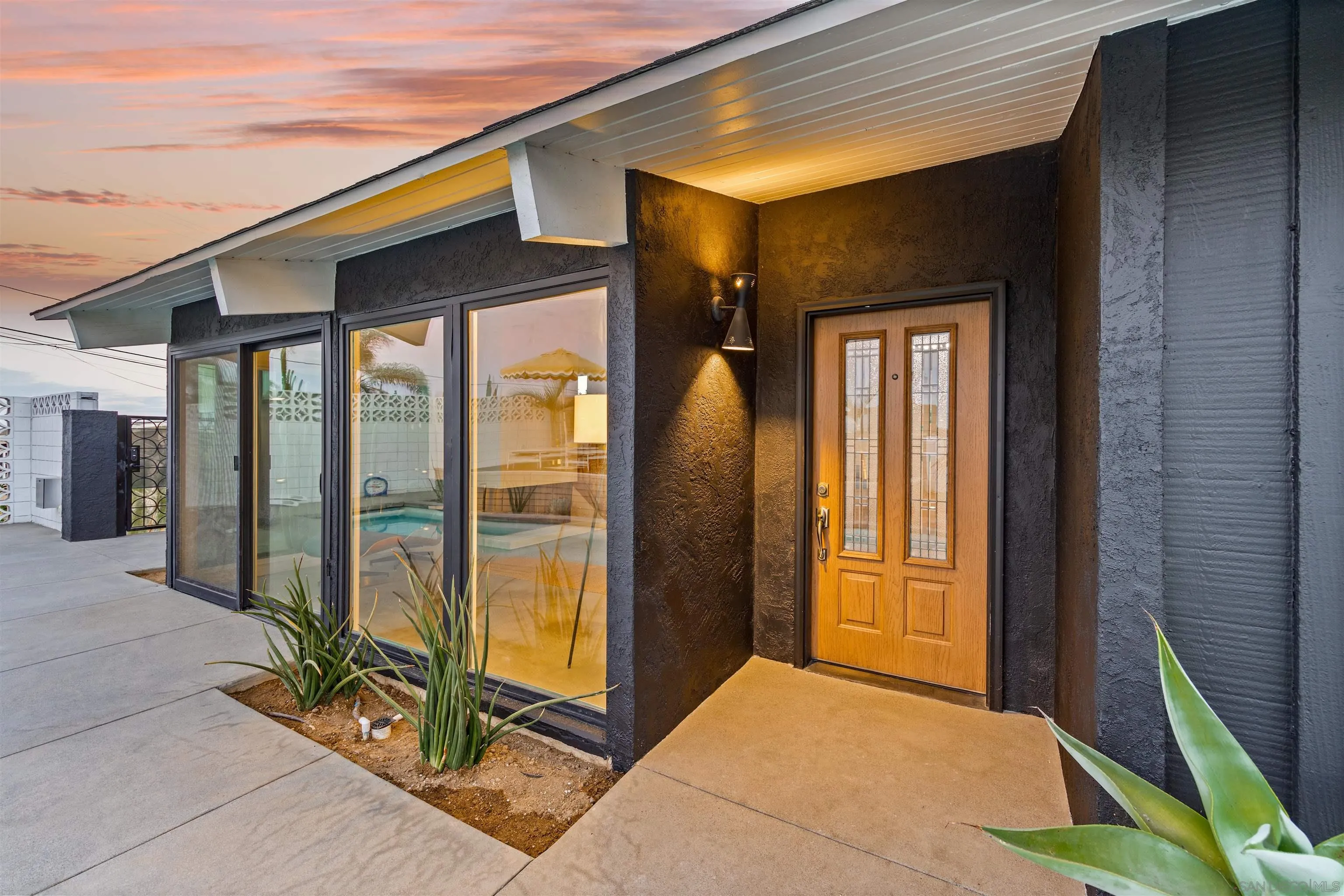 https://cdn.realtyfeed.com/cdn/127/260022383/374afdb44639d56214242fb884027f4e.webp