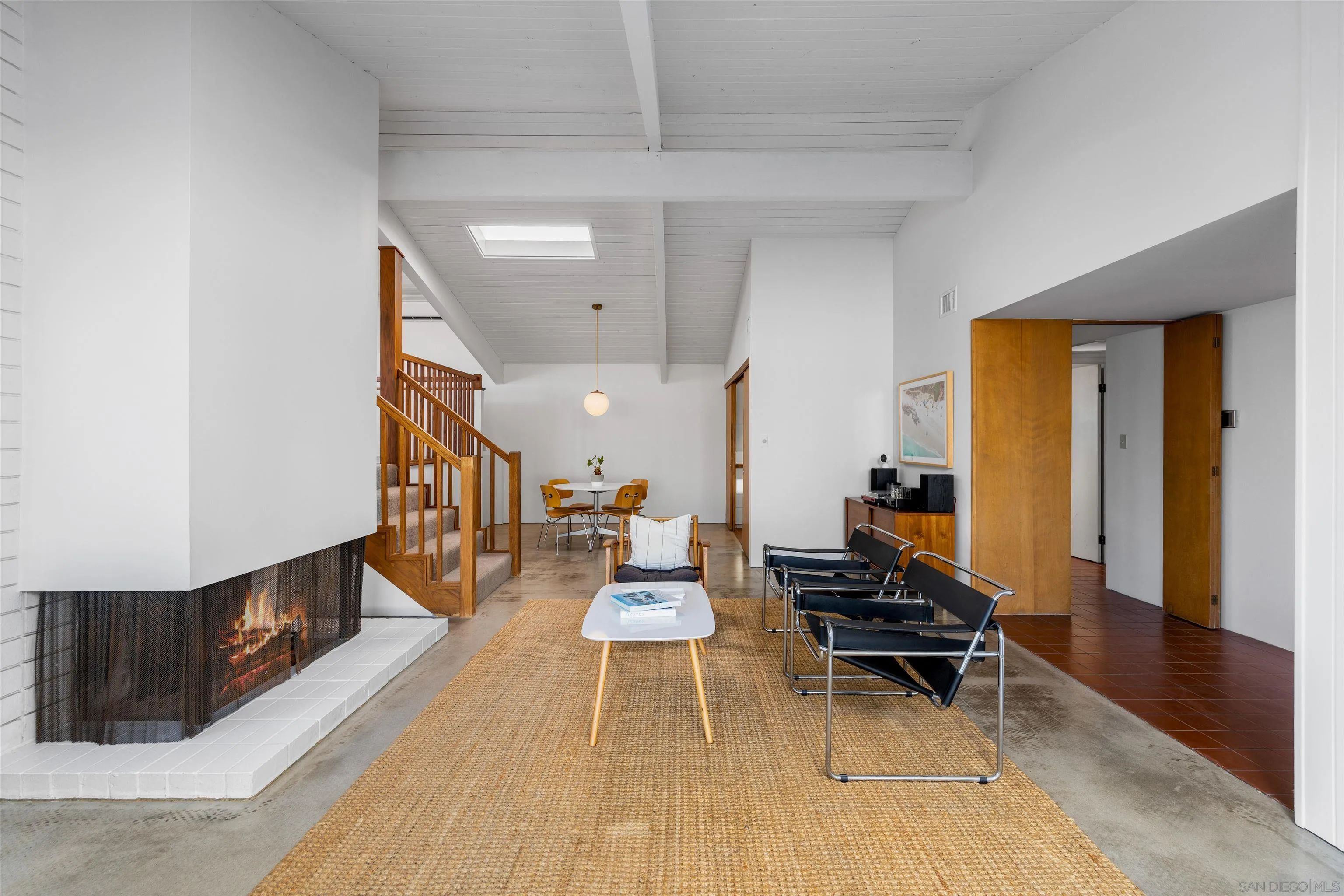 https://cdn.realtyfeed.com/cdn/127/260022383/58480bd1b5979f91381cbba4d18787f6.webp