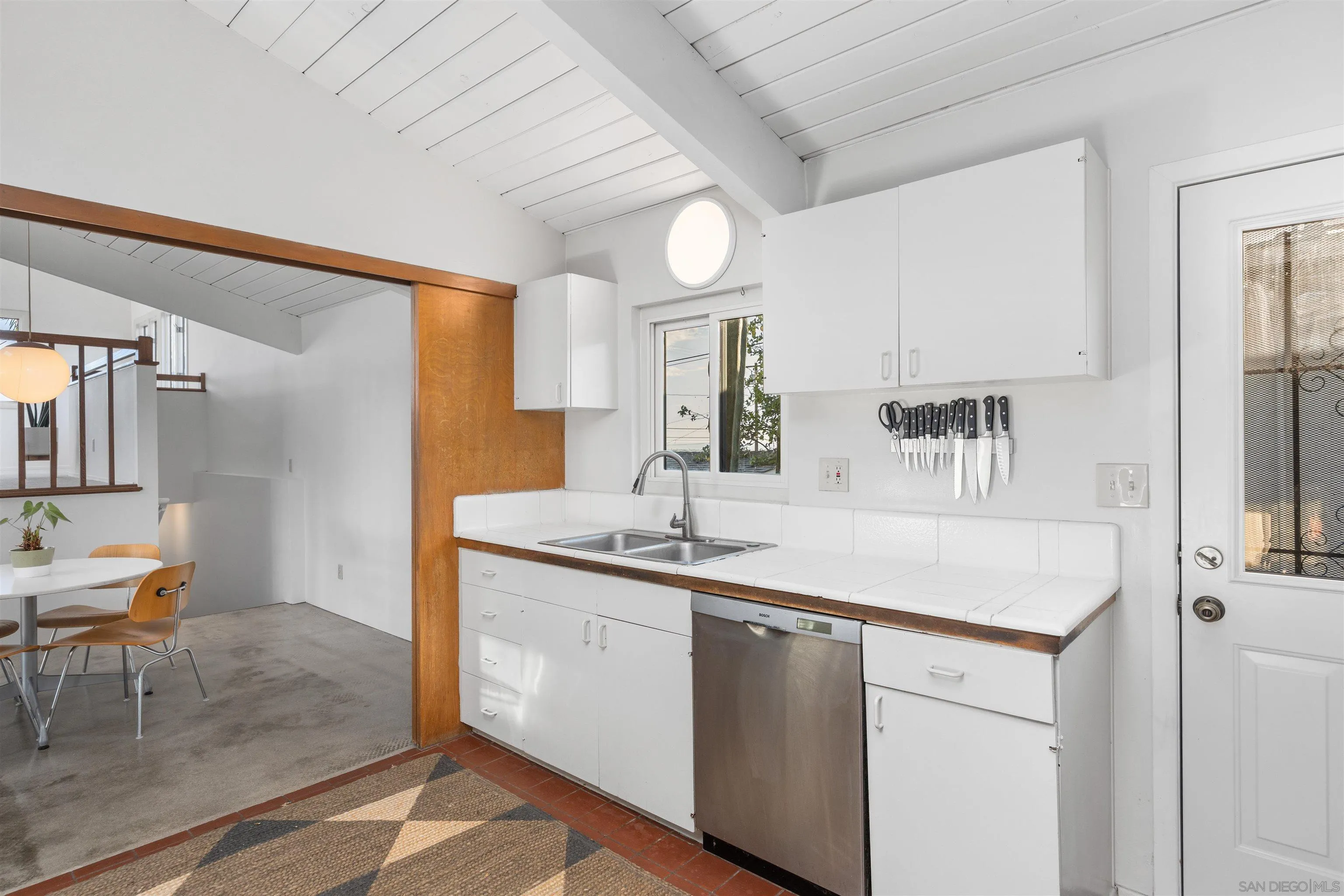 https://cdn.realtyfeed.com/cdn/127/260022383/7258a79e80d14469514f4ea24181546b.webp