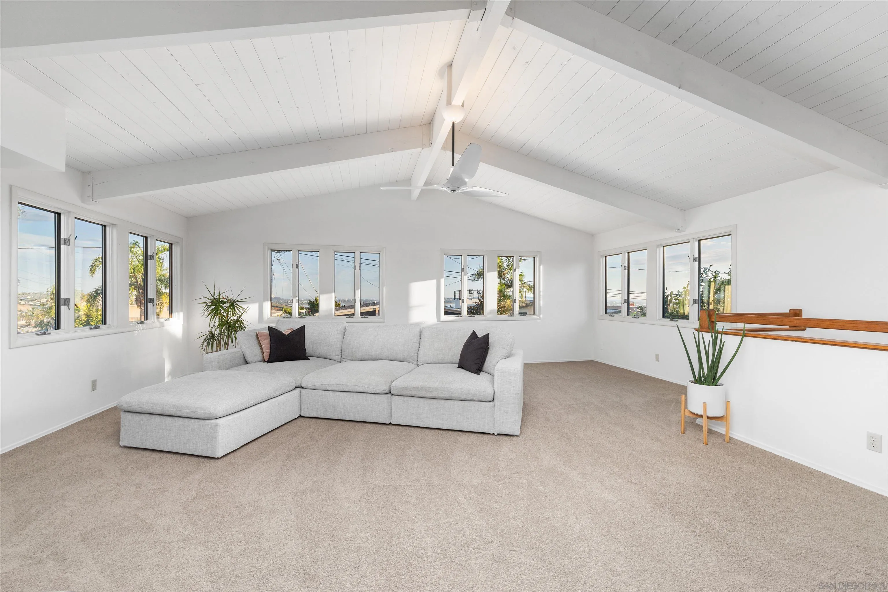 https://cdn.realtyfeed.com/cdn/127/260022383/876a4f104b96061212c94a1362846e66.webp
