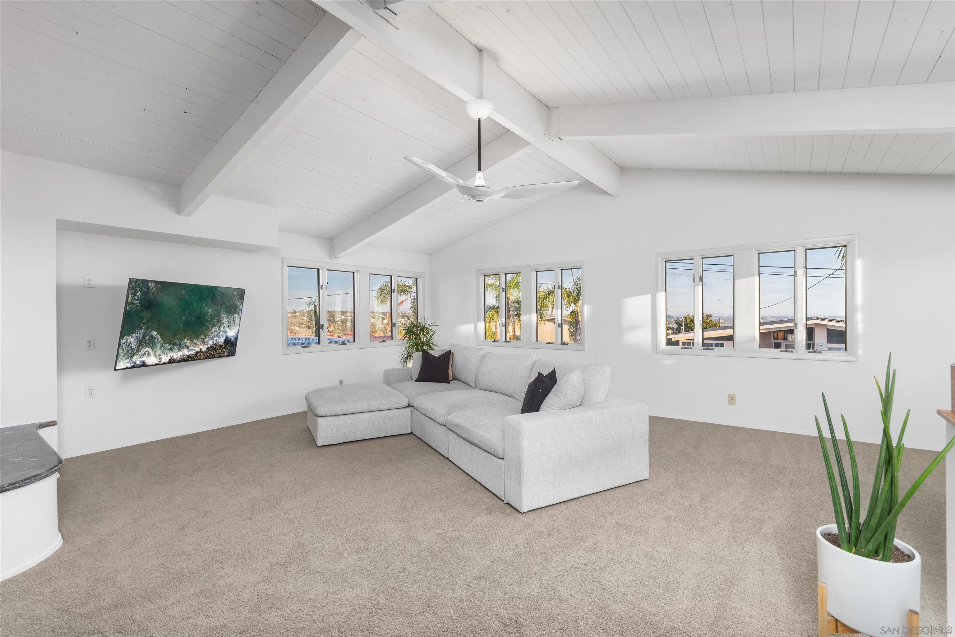 https://cdn.realtyfeed.com/cdn/127/260022383/f1b56c75fe32ccfda6a83f6ce8fb02c8.webp
