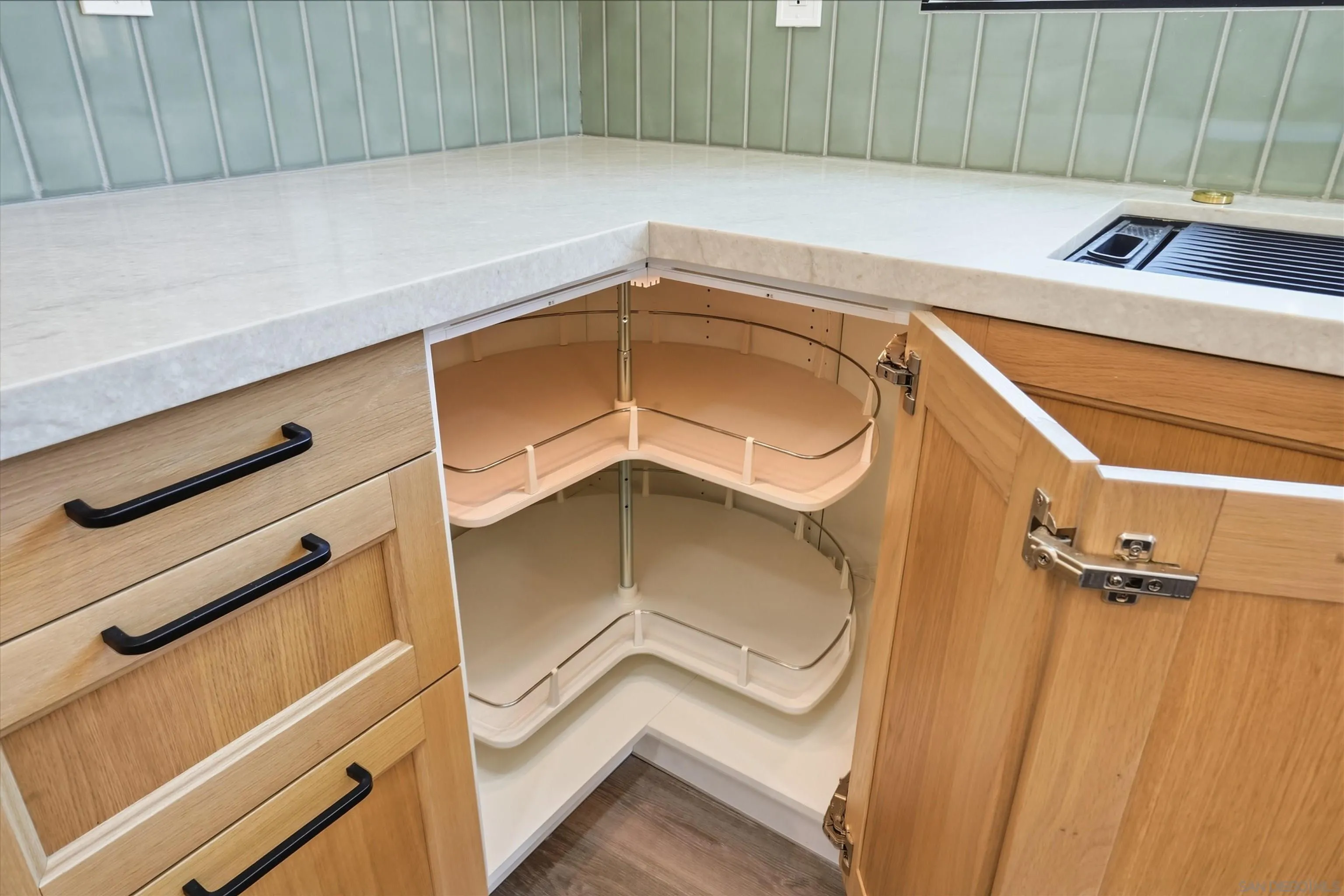 https://cdn.realtyfeed.com/cdn/127/260022392/1e70c4429b665622b5a85e2ee7b4a023.webp