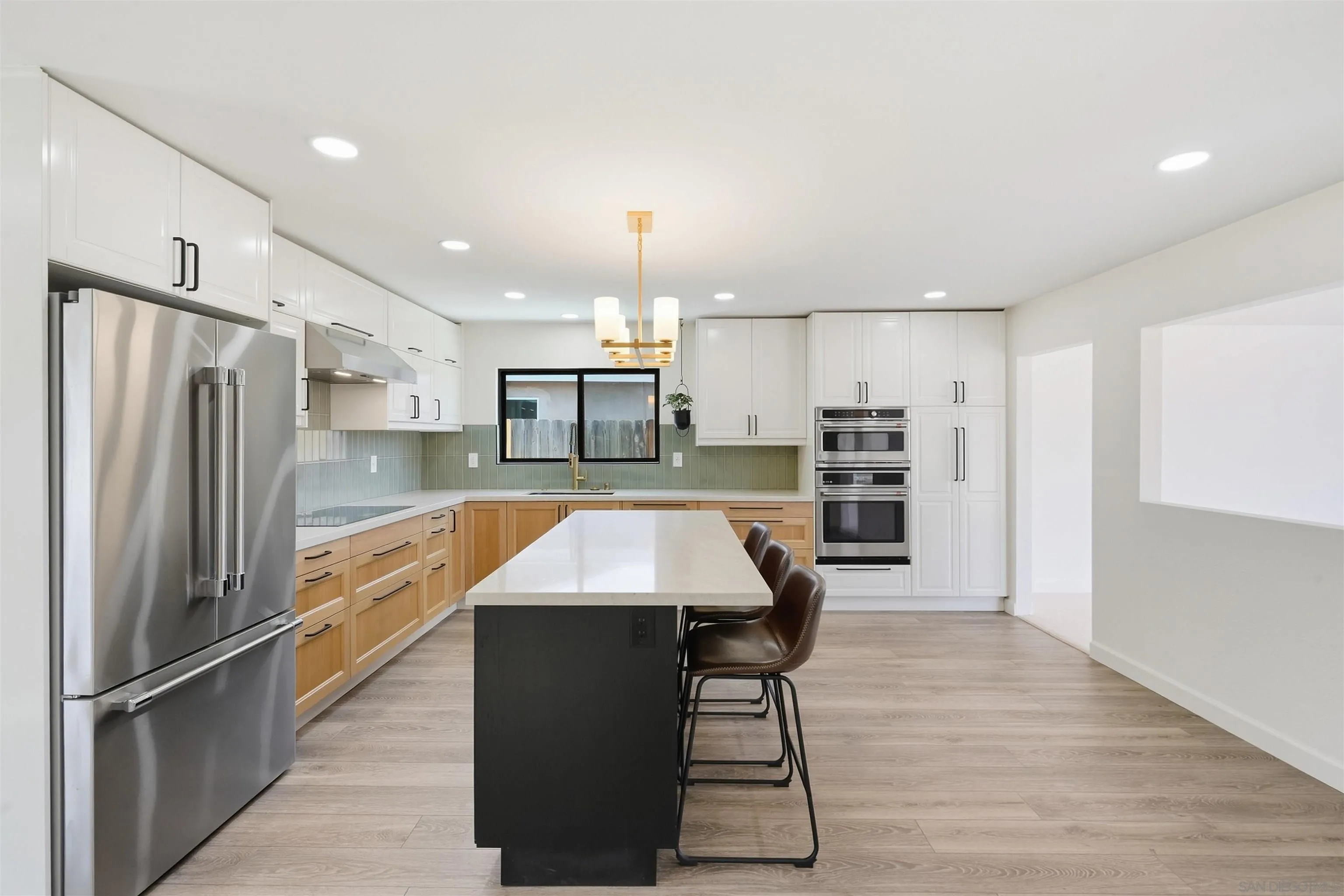https://cdn.realtyfeed.com/cdn/127/260022392/37be4d7bb2ec72b8ddbaad7e3644594d.webp