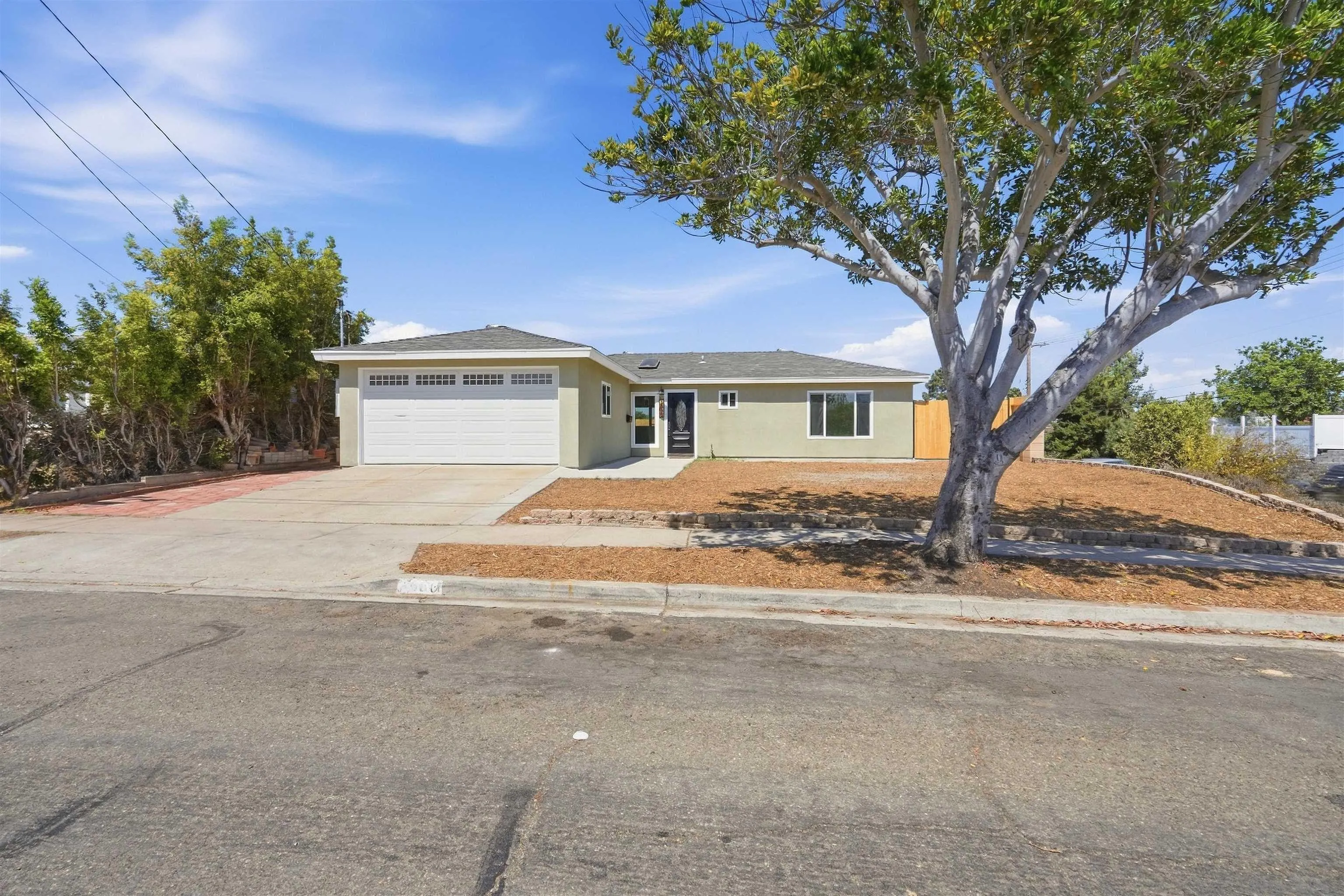 https://cdn.realtyfeed.com/cdn/127/260022392/3b0e4255a93e587afd7a08b196a4dbab.webp