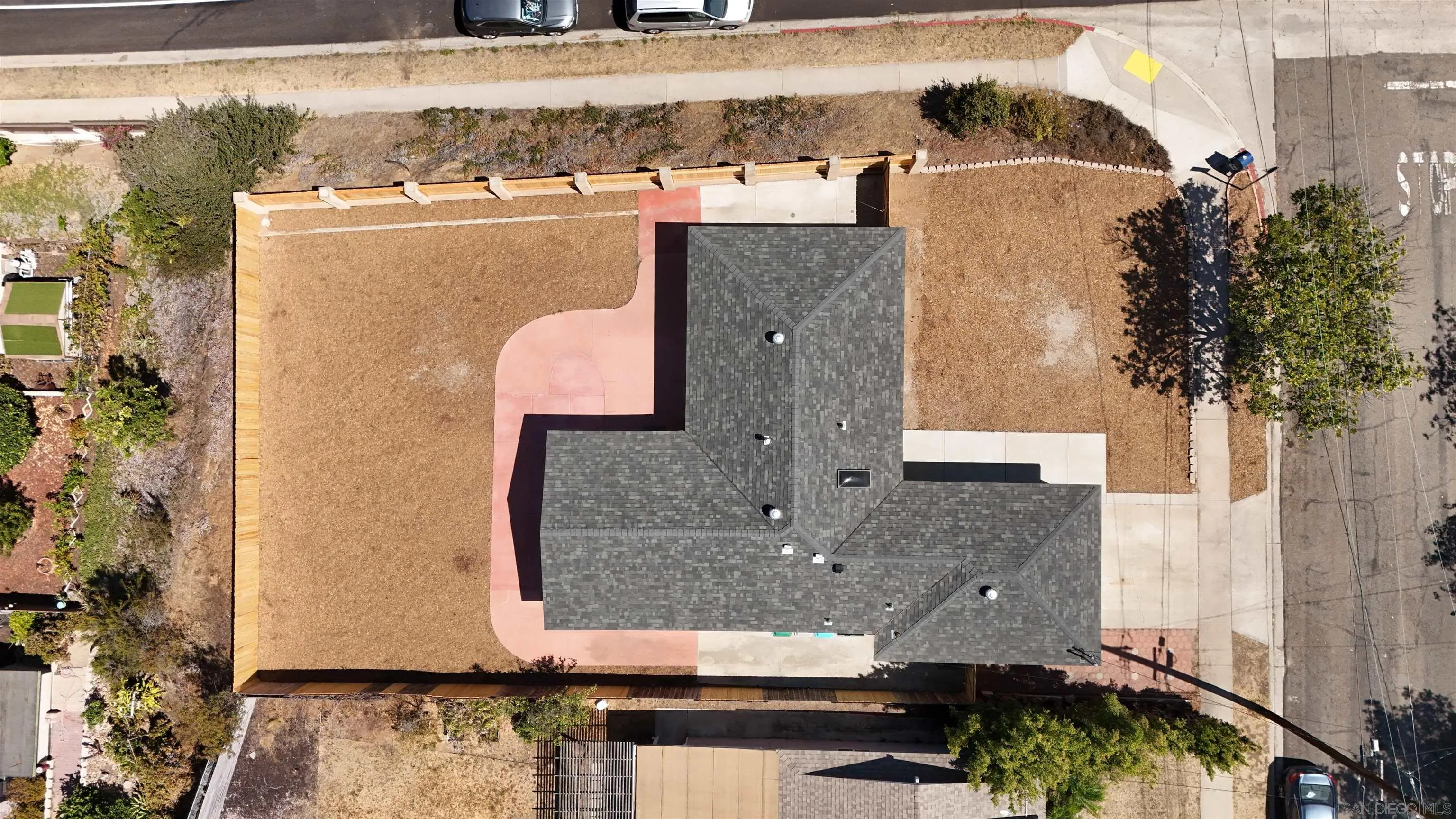 https://cdn.realtyfeed.com/cdn/127/260022392/47a26a5e5fb176e00472564b563342f5.webp