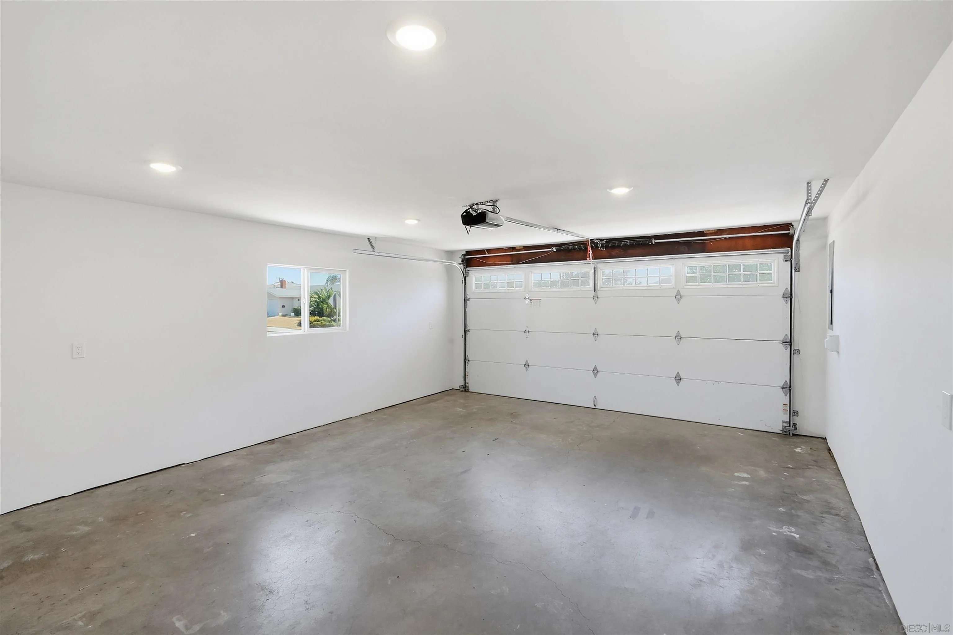 https://cdn.realtyfeed.com/cdn/127/260022392/547fd6e0c134575528c46266d7da7bd9.webp