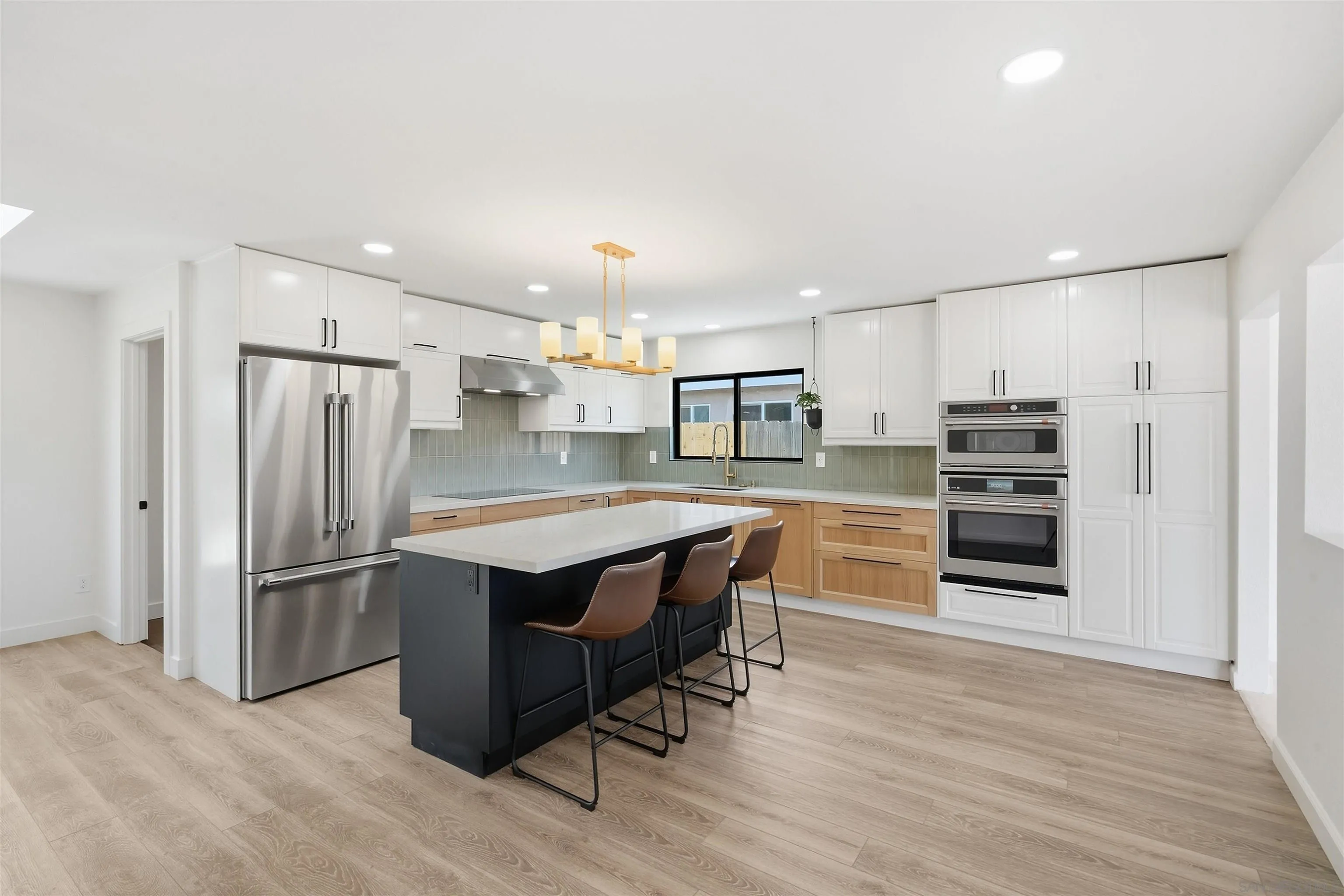 https://cdn.realtyfeed.com/cdn/127/260022392/ec6c73bceb40a1f3ef1de806a3b37728.webp