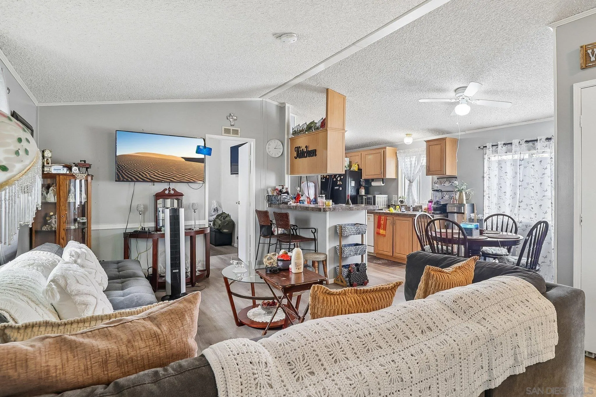 https://cdn.realtyfeed.com/cdn/127/260022402/fbb53f76a9d5456ce22e40fedbdc6717.webp
