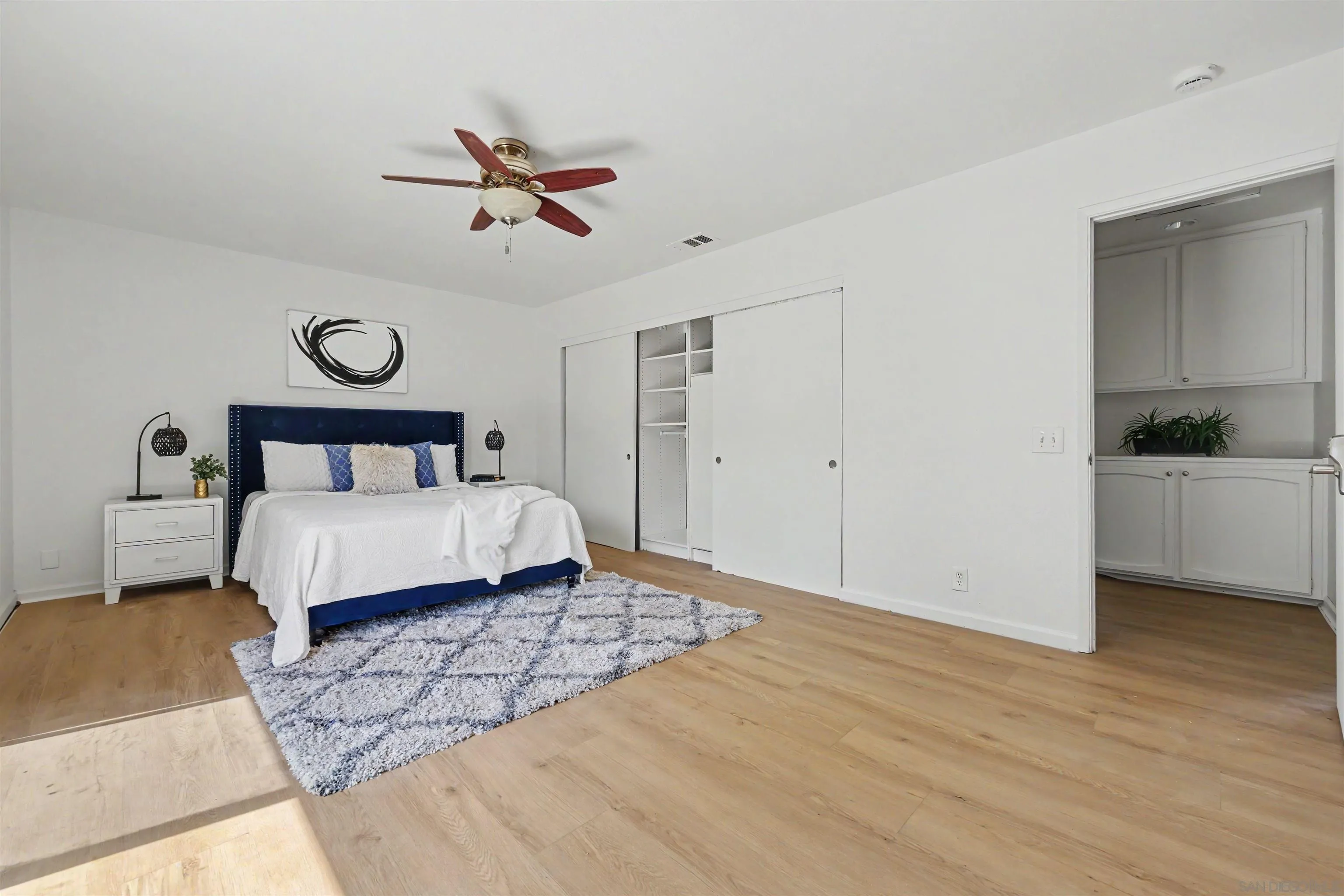 https://cdn.realtyfeed.com/cdn/127/260022412/036b19ec7e7f50a2841293691319e5e1.webp