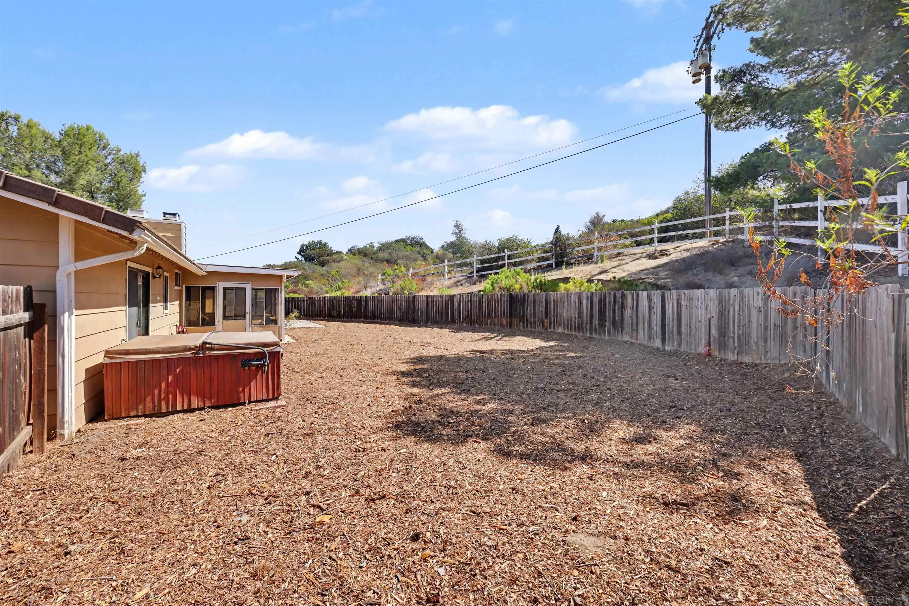 https://cdn.realtyfeed.com/cdn/127/260022412/422bd3aad384ed6c5ef641b760fd8f59.webp