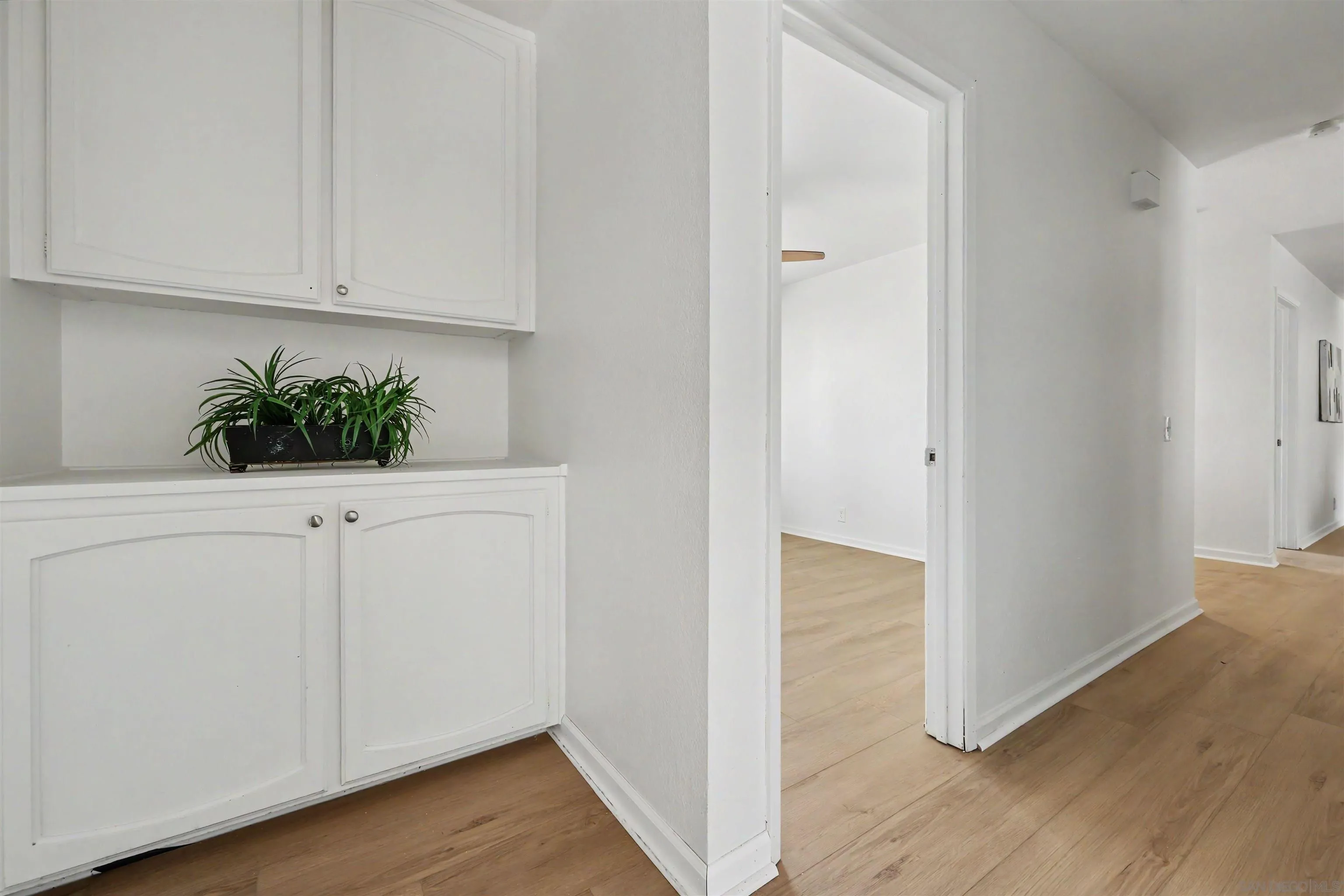 https://cdn.realtyfeed.com/cdn/127/260022412/abbdfdf082c235651d289169597955ca.webp