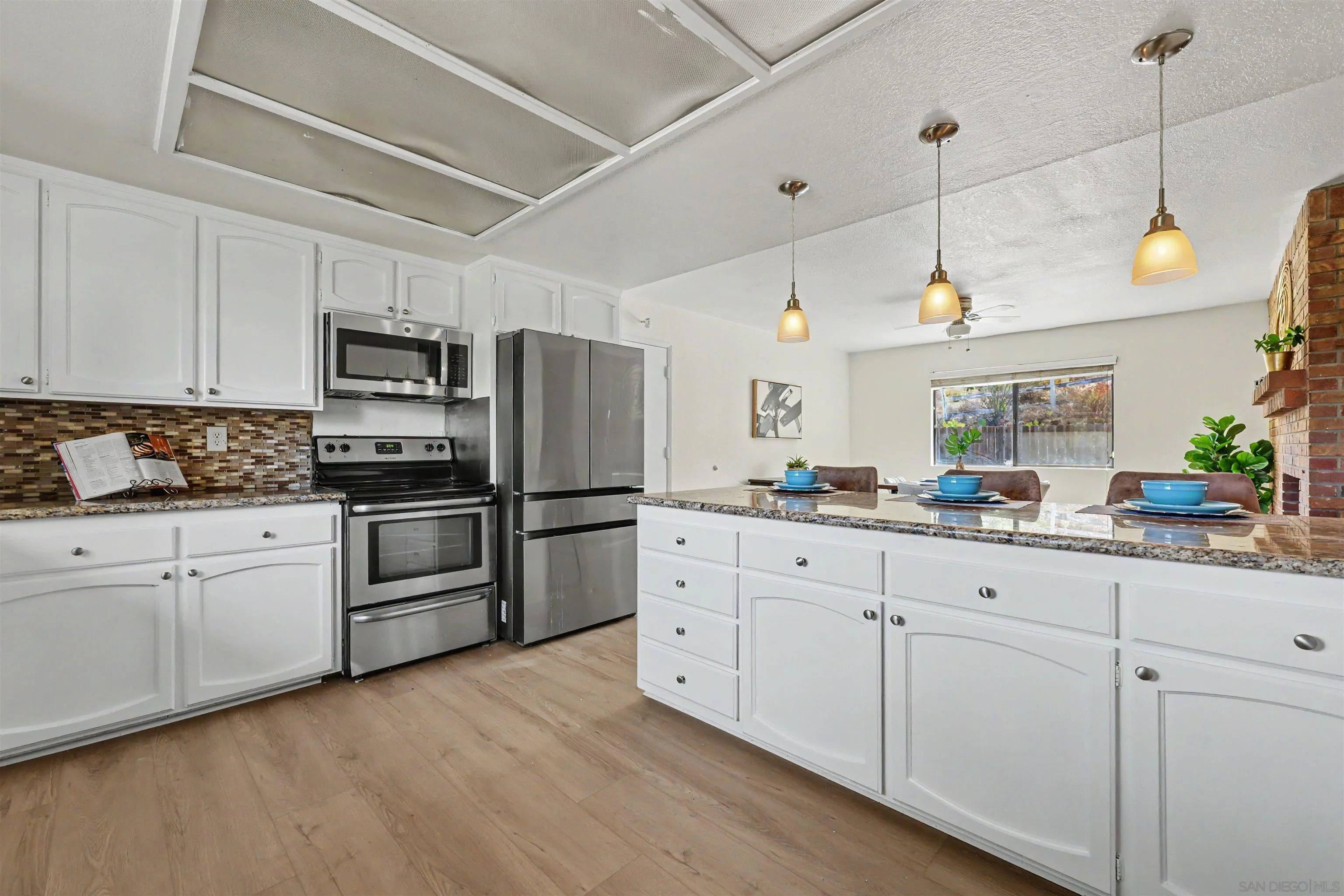 https://cdn.realtyfeed.com/cdn/127/260022412/aca1c013fa8752a0f834624f0b5a4d49.webp