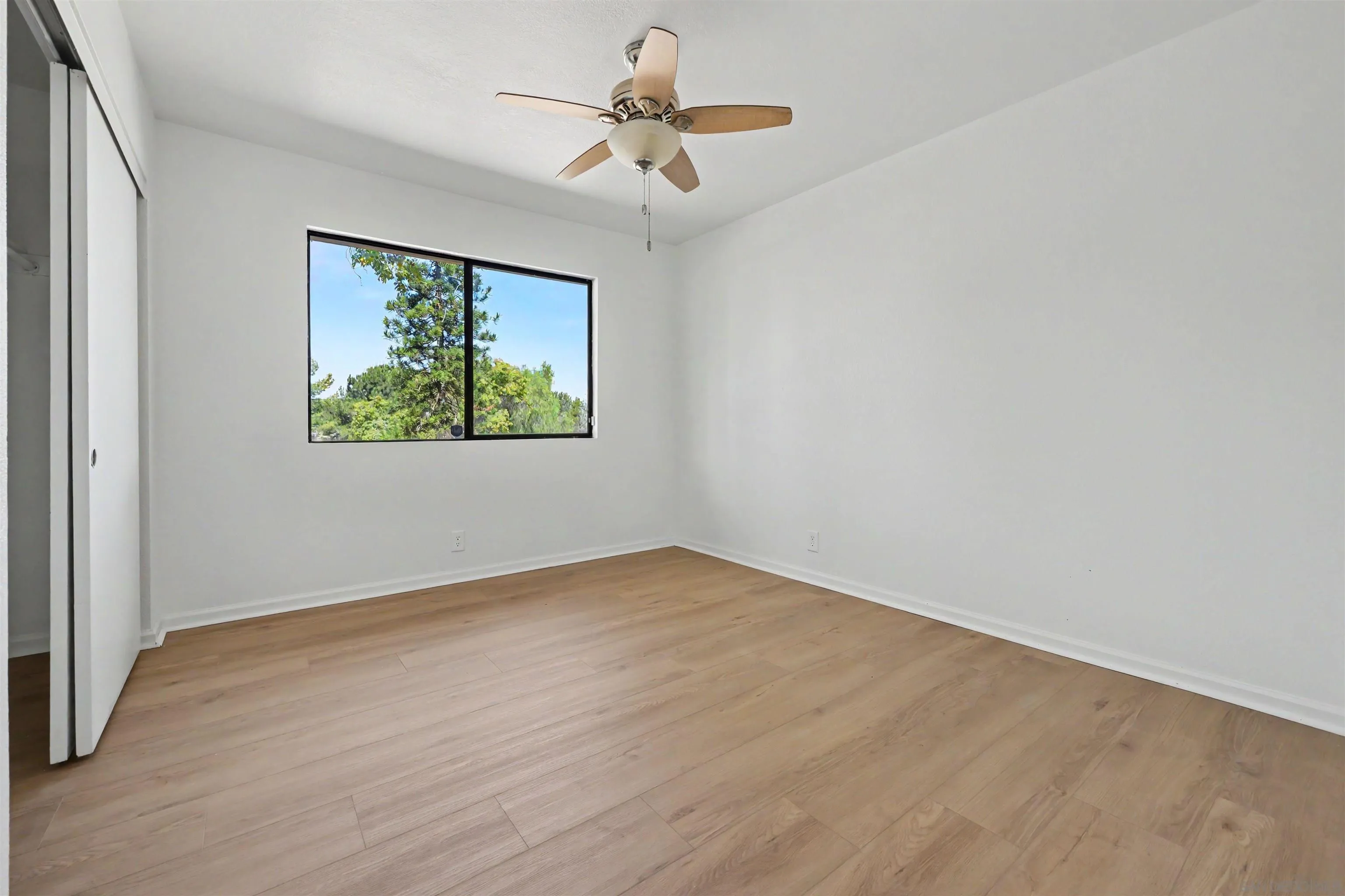 https://cdn.realtyfeed.com/cdn/127/260022412/f062789b6970498f313a28c1a7f936b6.webp