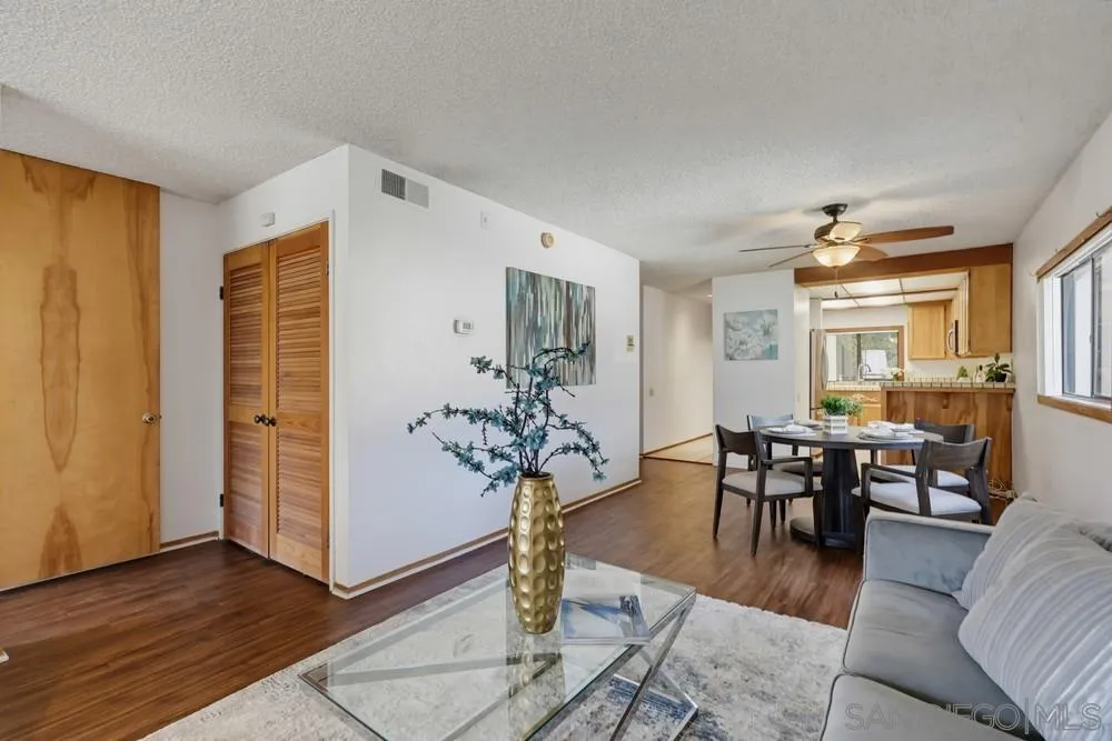 https://cdn.realtyfeed.com/cdn/127/260022419/930237f3603b257e0e620c1f2b18caac.webp