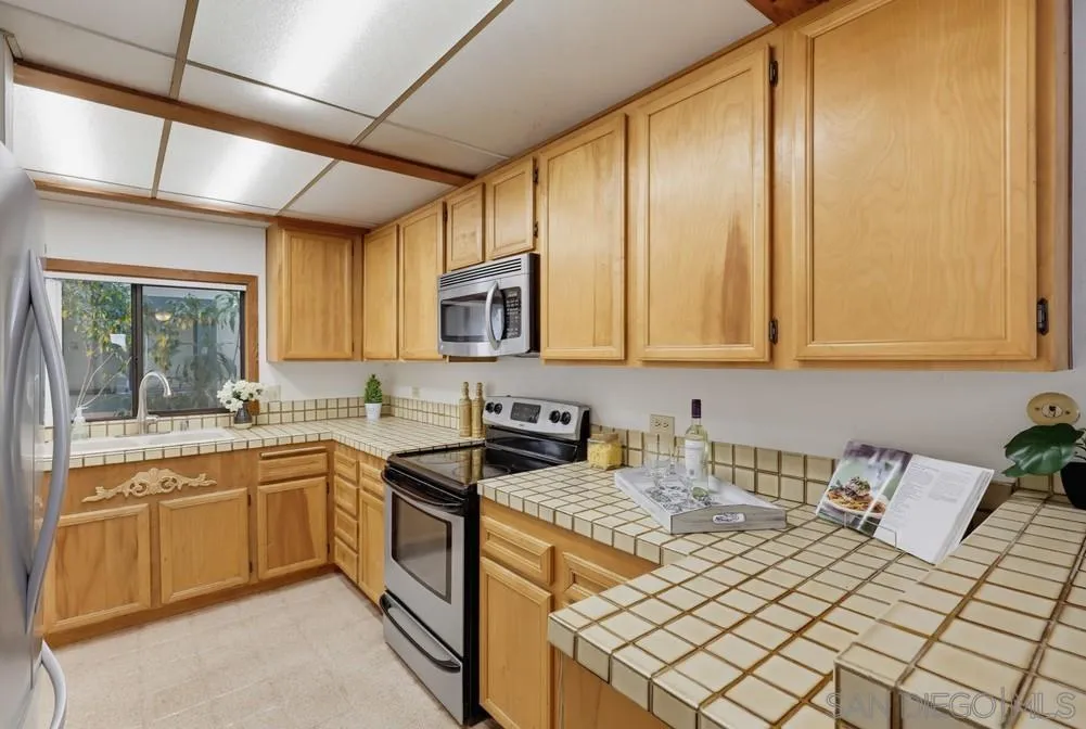 https://cdn.realtyfeed.com/cdn/127/260022419/ce5eea8f517e00985a6823b4d5b106de.webp