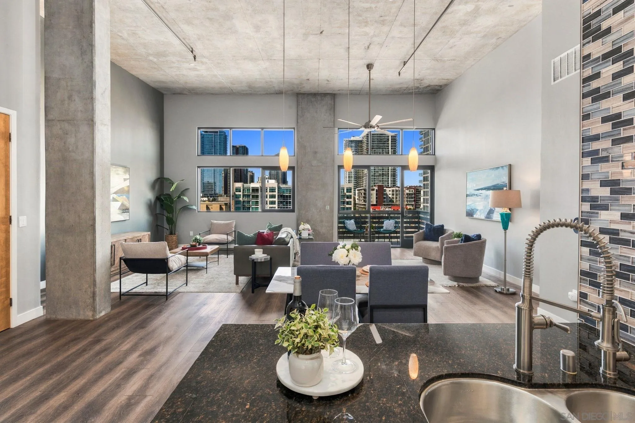527 10th Unit 706, San Diego, CA 92101 - Main photo, San Diego, CA