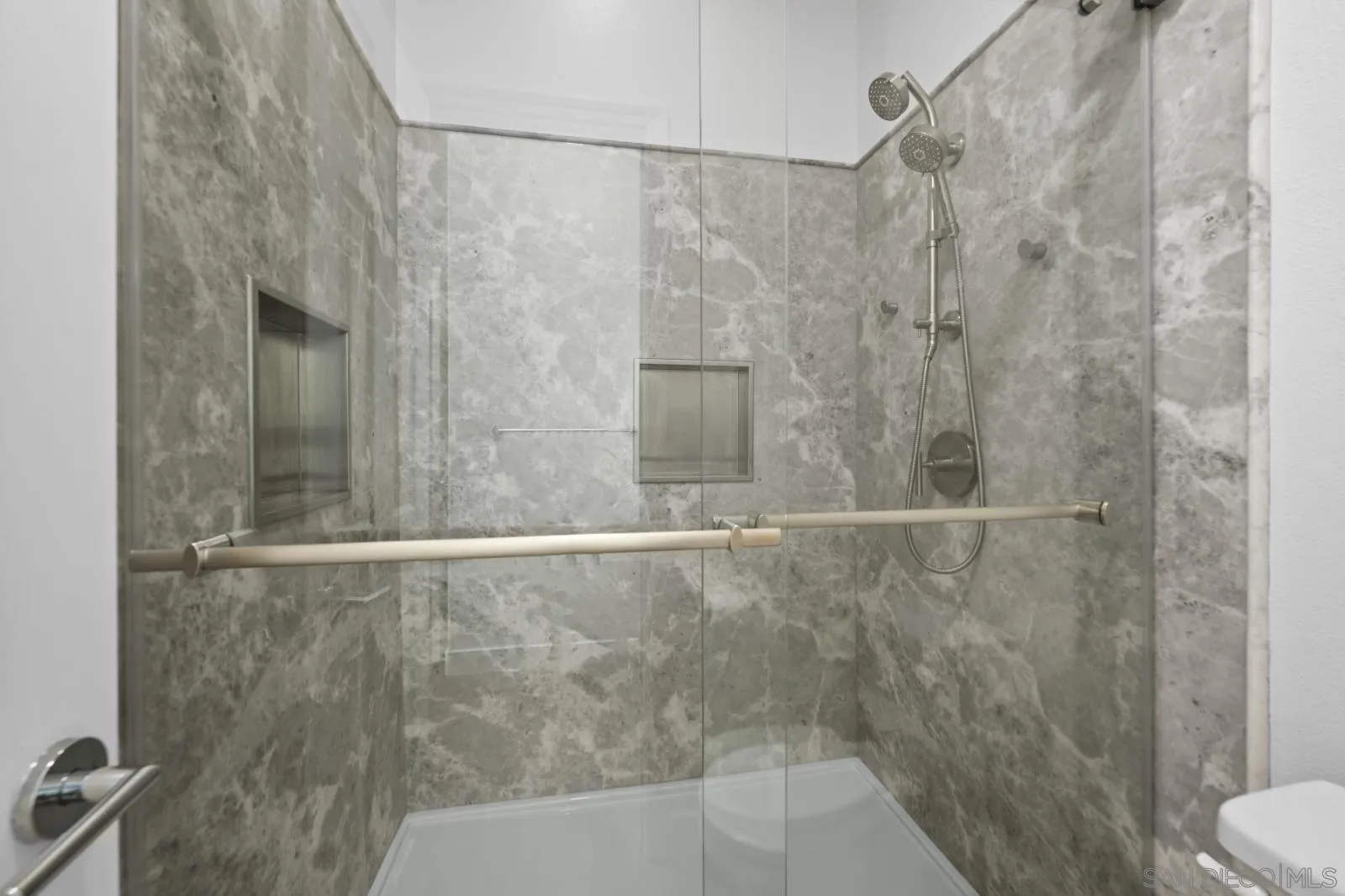 https://cdn.realtyfeed.com/cdn/127/260022421/822c99cf489465c9cc3f400818b4d9ae.webp