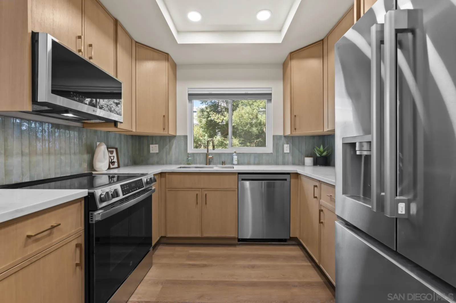 https://cdn.realtyfeed.com/cdn/127/260022421/a2d9c98f0a0012da2d8abcbe51bf3ec1.webp