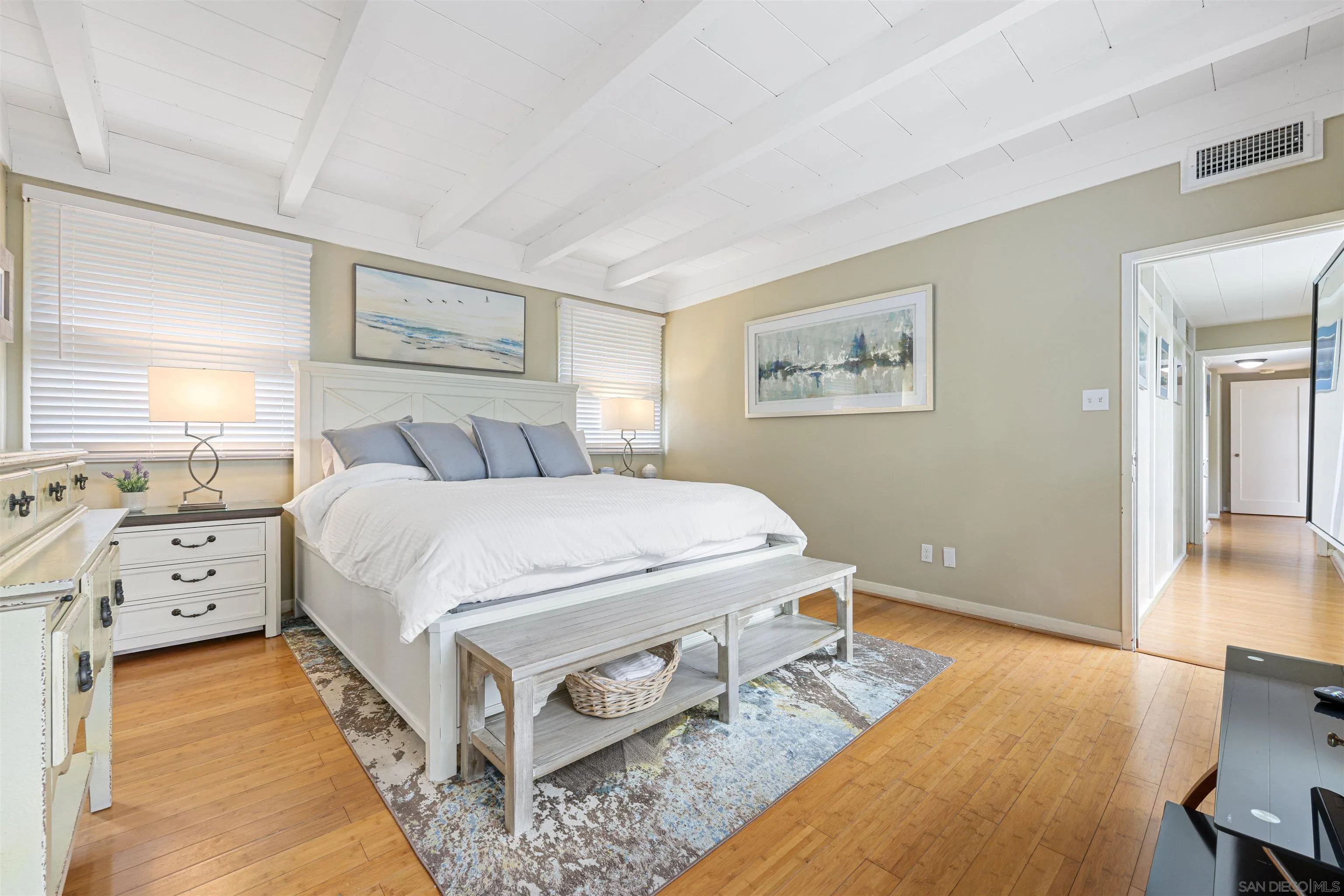 https://cdn.realtyfeed.com/cdn/127/260022424/5565c476696a811793863a71b3268dc6.webp