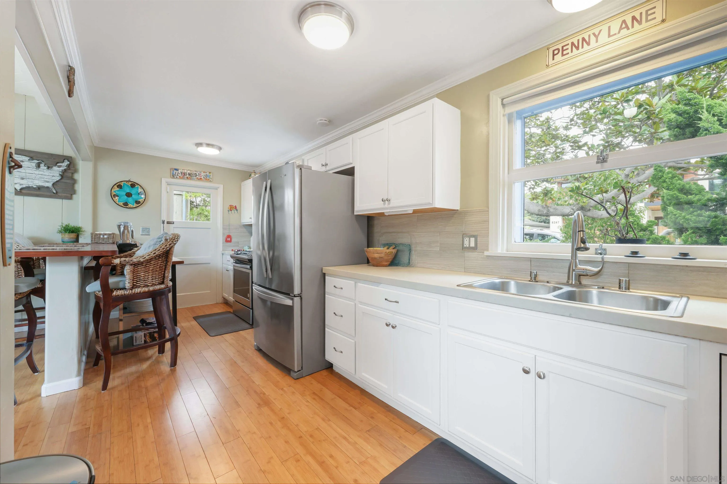 https://cdn.realtyfeed.com/cdn/127/260022424/f15ac0626de2fe6bae6022a1883d4ef2.webp
