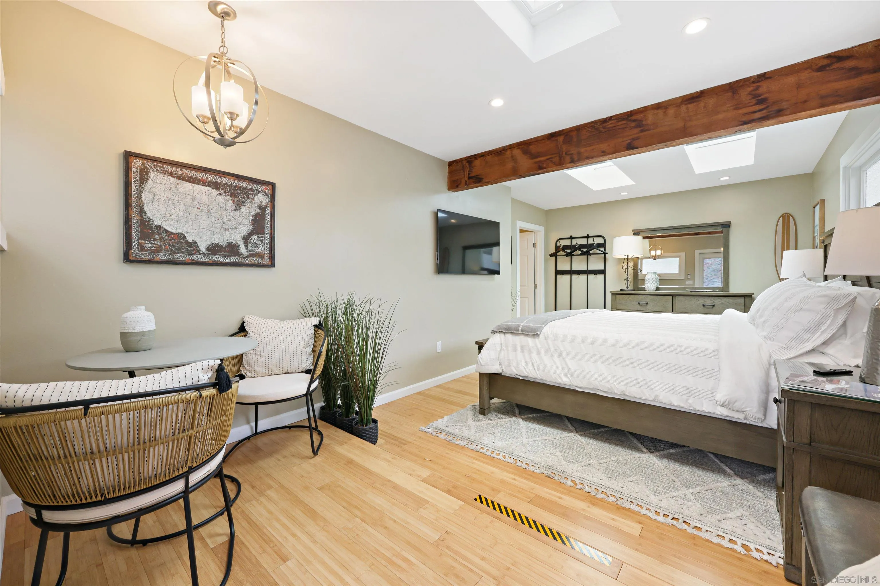 https://cdn.realtyfeed.com/cdn/127/260022424/feb003f2f098fb48b7830fd3aad5a3fd.webp