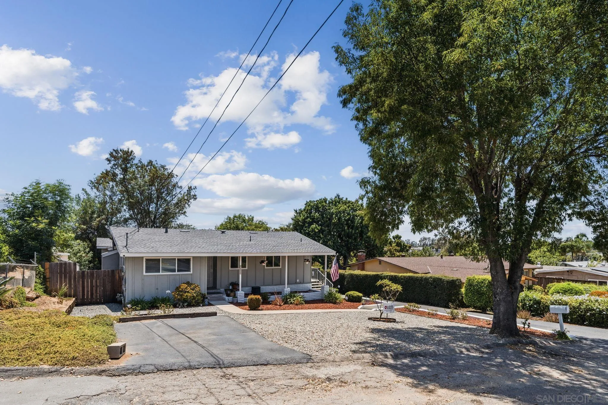 https://cdn.realtyfeed.com/cdn/127/260022427/482fd97a17a7ebfbf9ca8b60d2572fb2.webp