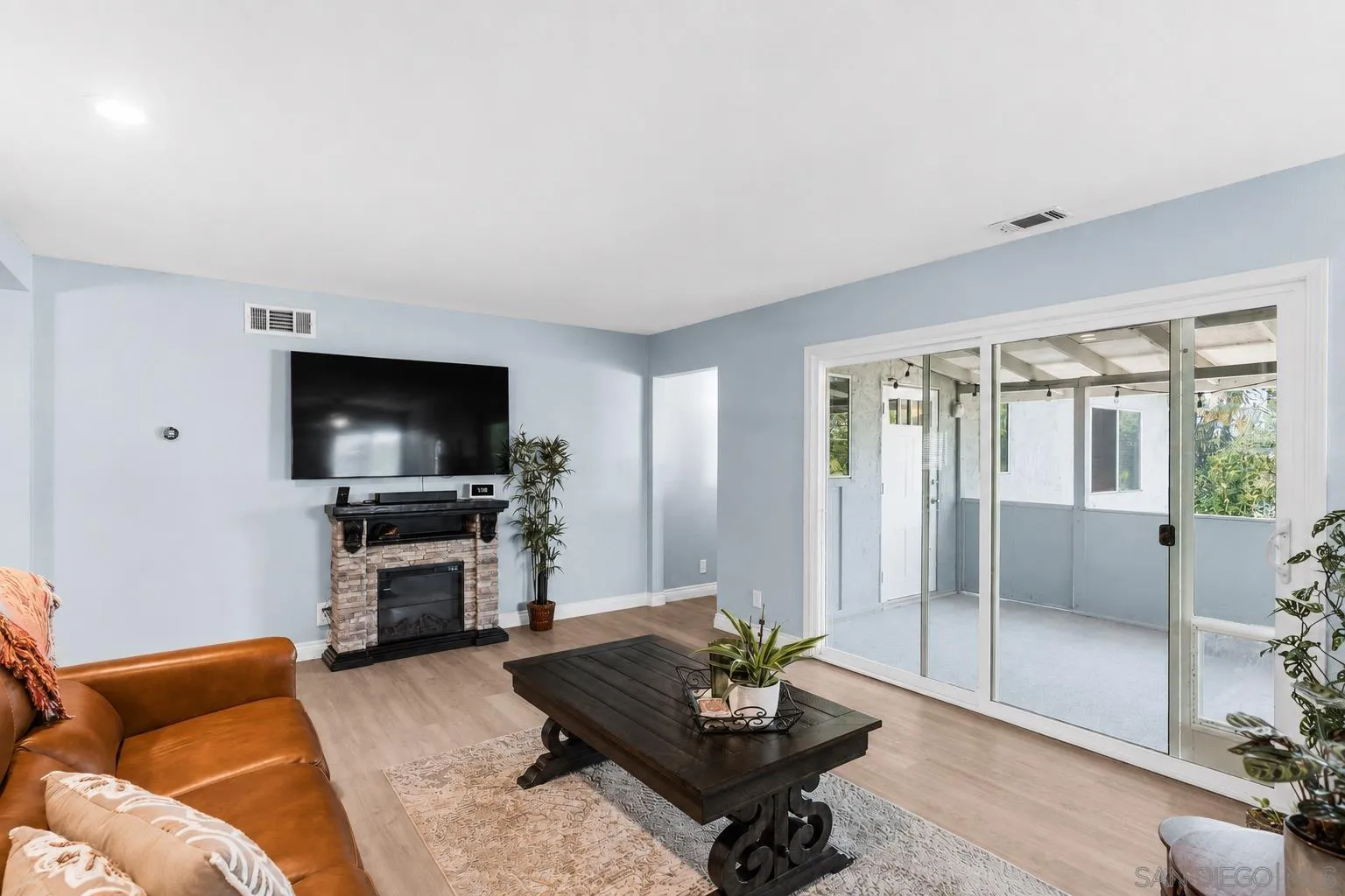 https://cdn.realtyfeed.com/cdn/127/260022427/7a3047822de27ec3c669792126204387.webp