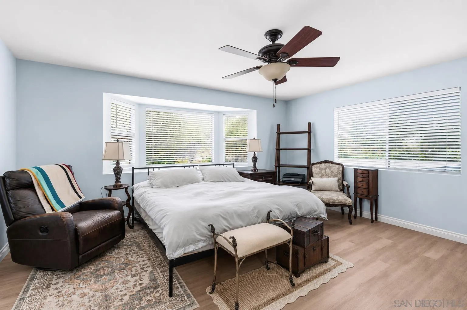 https://cdn.realtyfeed.com/cdn/127/260022427/8da919b7d463e5ad8febc14db5452b23.webp