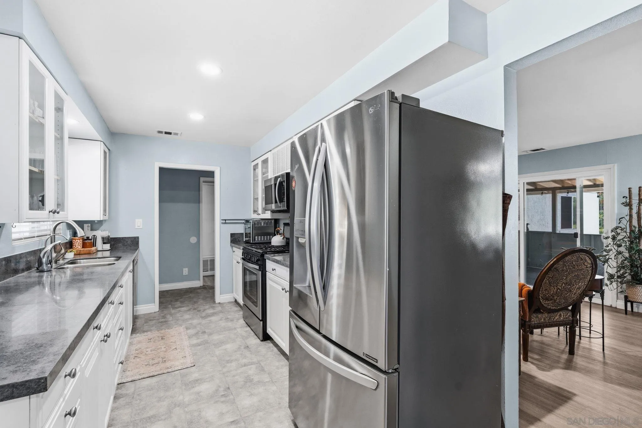 https://cdn.realtyfeed.com/cdn/127/260022427/de5c131248b9ebf29a085ca45d6e9db8.webp