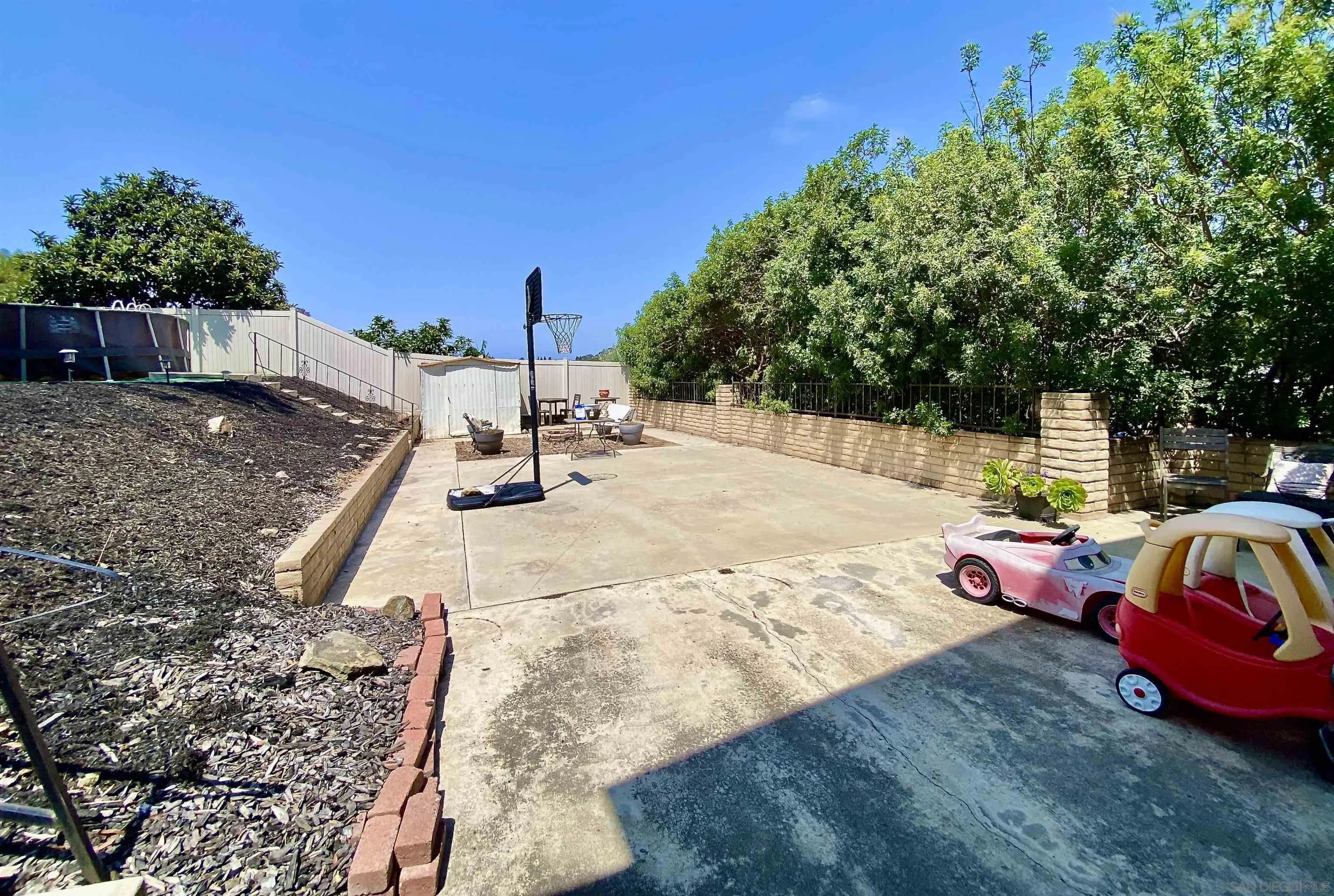 https://cdn.realtyfeed.com/cdn/127/260022430/66e19e602d4a0fe5e96ab9249835d95a.webp