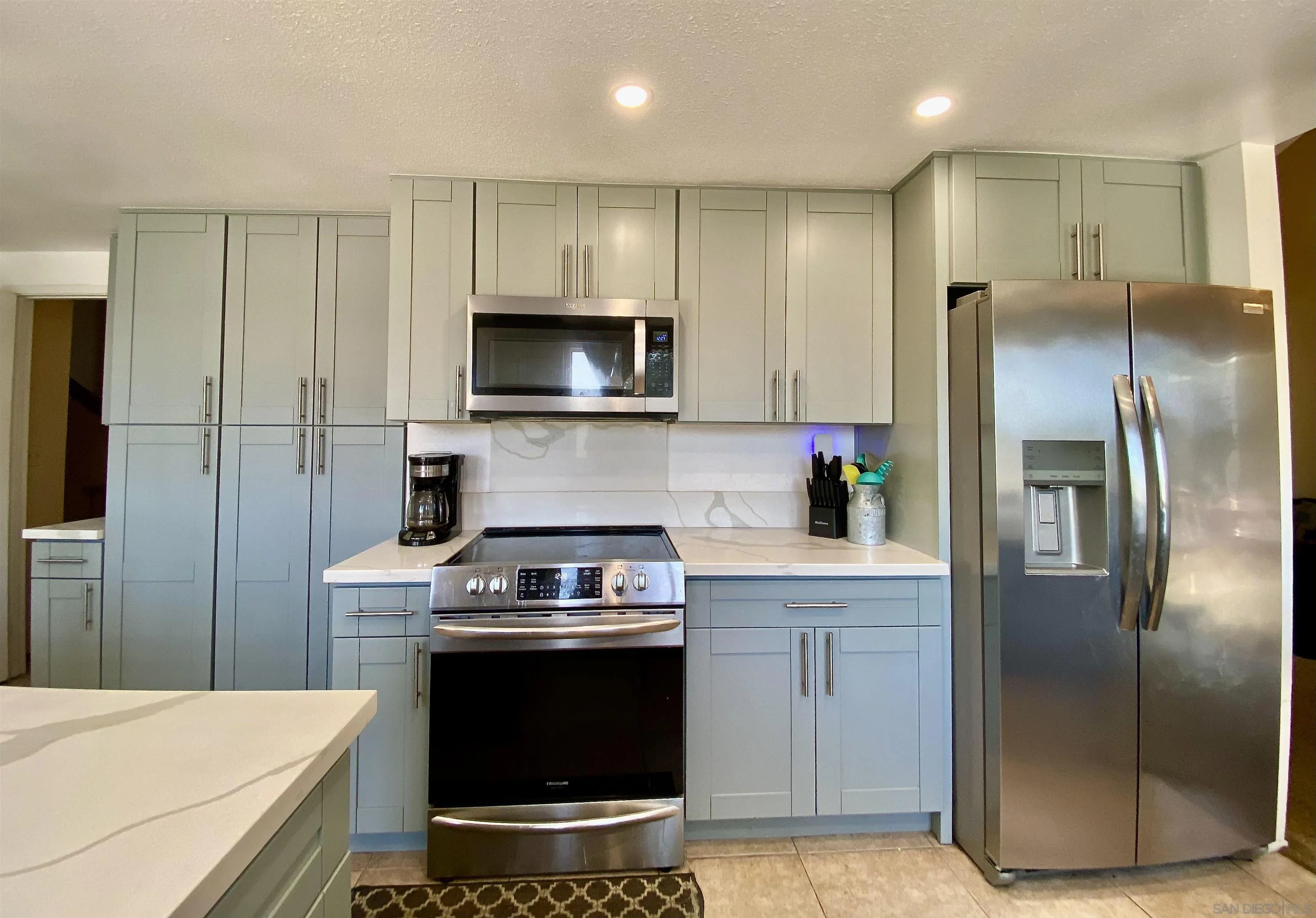 https://cdn.realtyfeed.com/cdn/127/260022430/8335906c2ec07dd541abe300b03f5095.webp