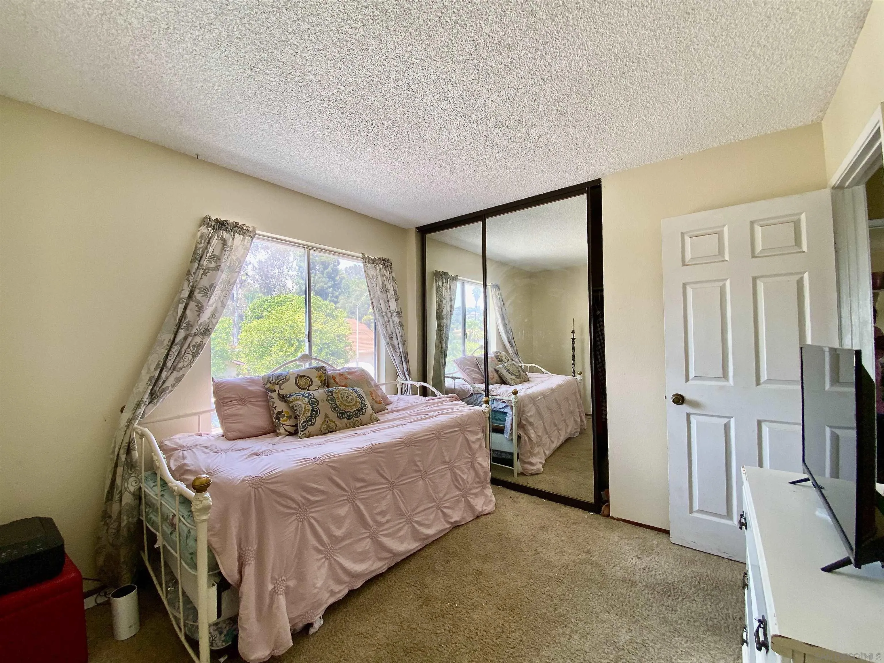 https://cdn.realtyfeed.com/cdn/127/260022430/bc6e434b67997c2e48e11b846d05e751.webp