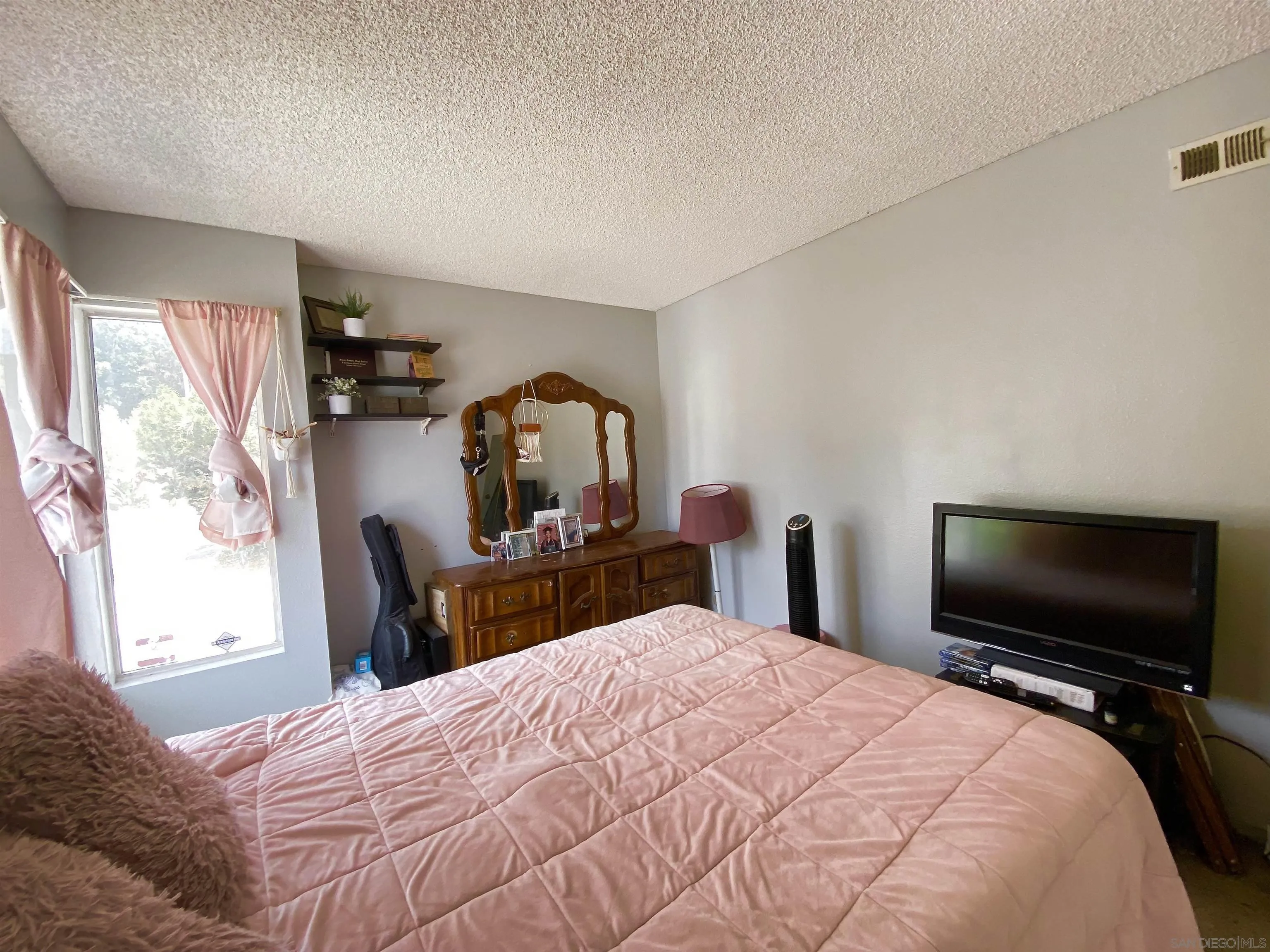 https://cdn.realtyfeed.com/cdn/127/260022430/c6396d9724af89b2d3dbcfed9d455d01.webp