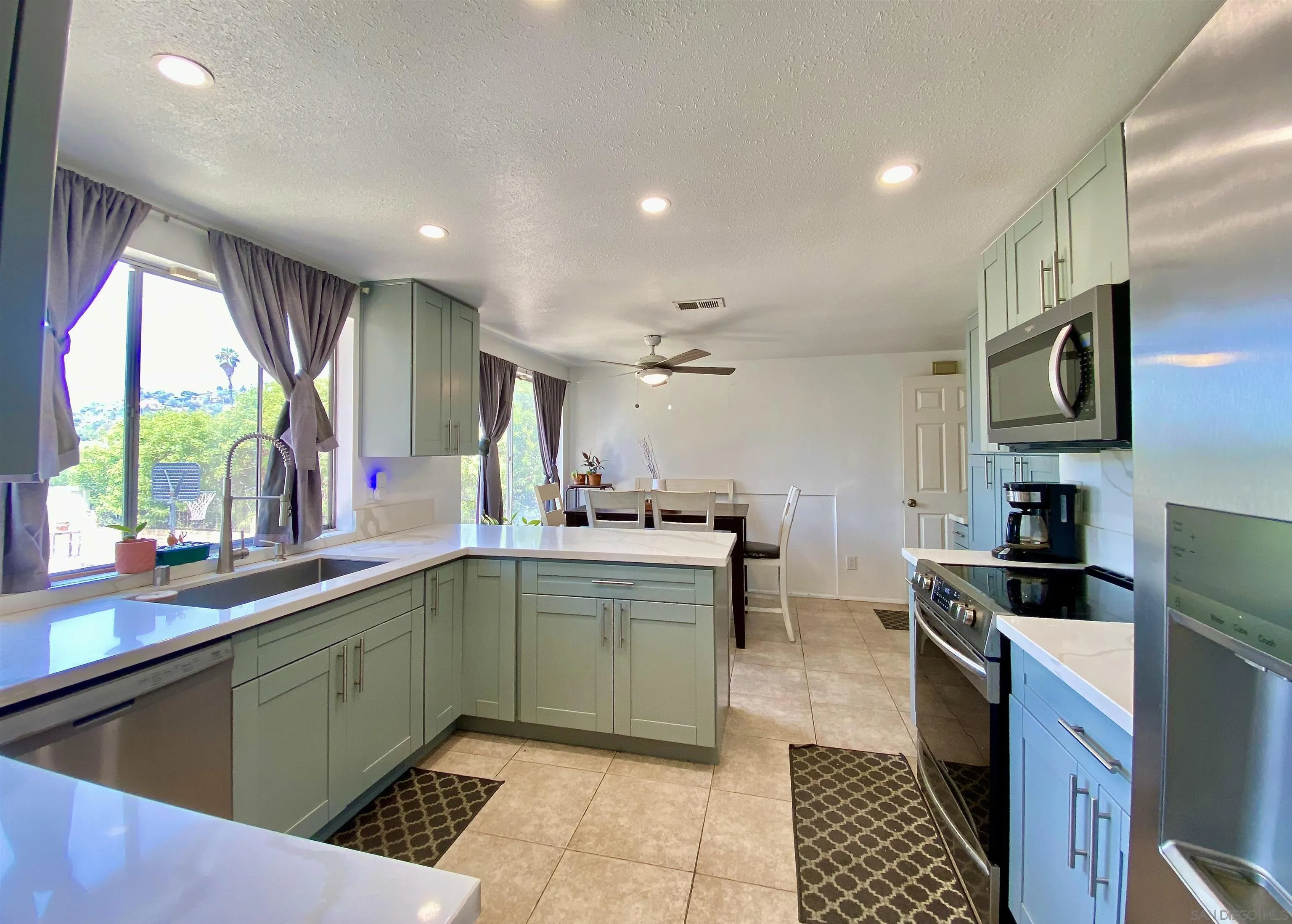 https://cdn.realtyfeed.com/cdn/127/260022430/e7818b0ed581417239d3cdf8e3e3520c.webp